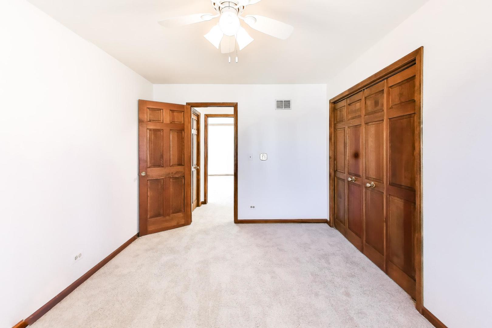 1219 Montego Court, Elk Grove Village, IL 60007