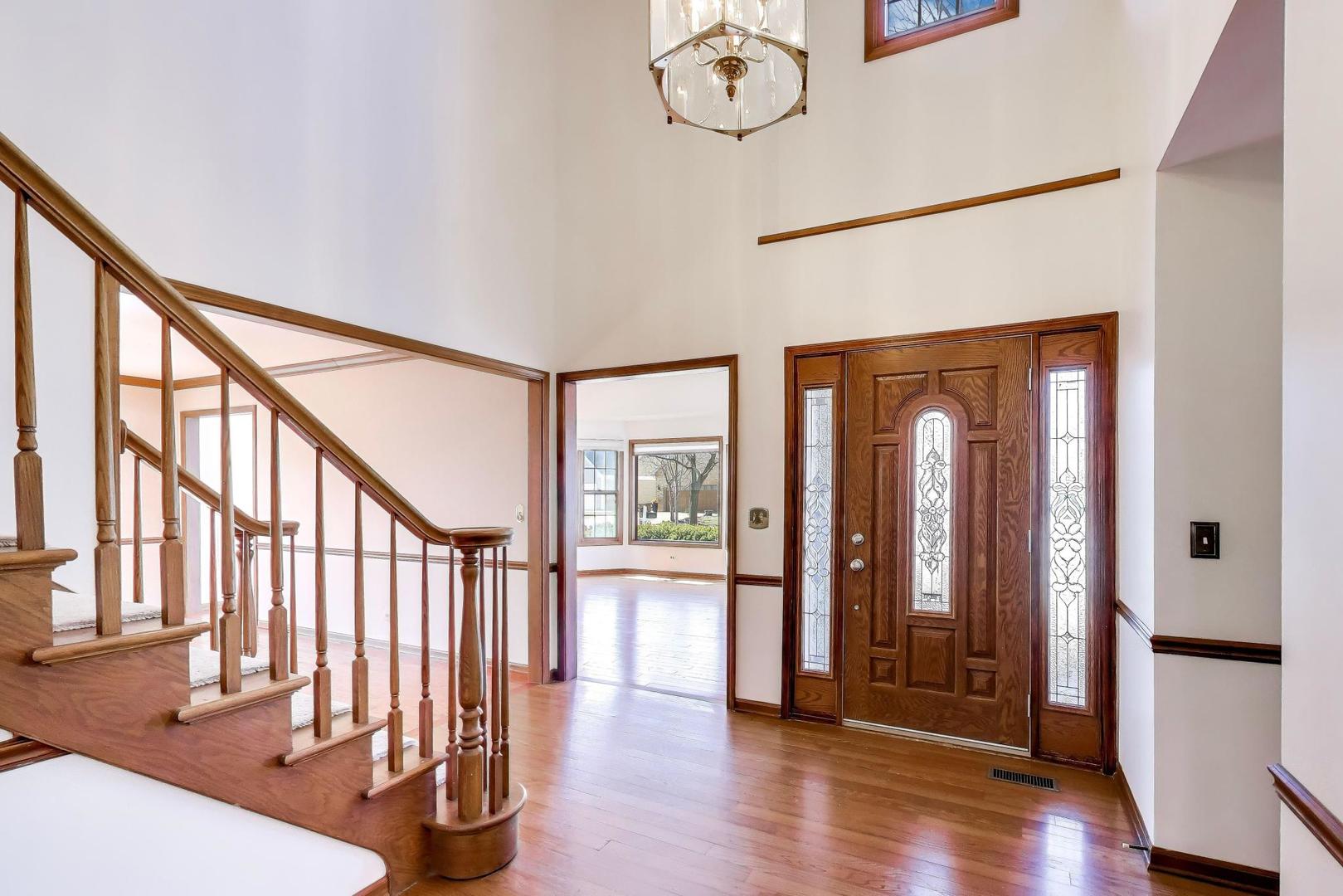 1219 Montego Court, Elk Grove Village, IL 60007