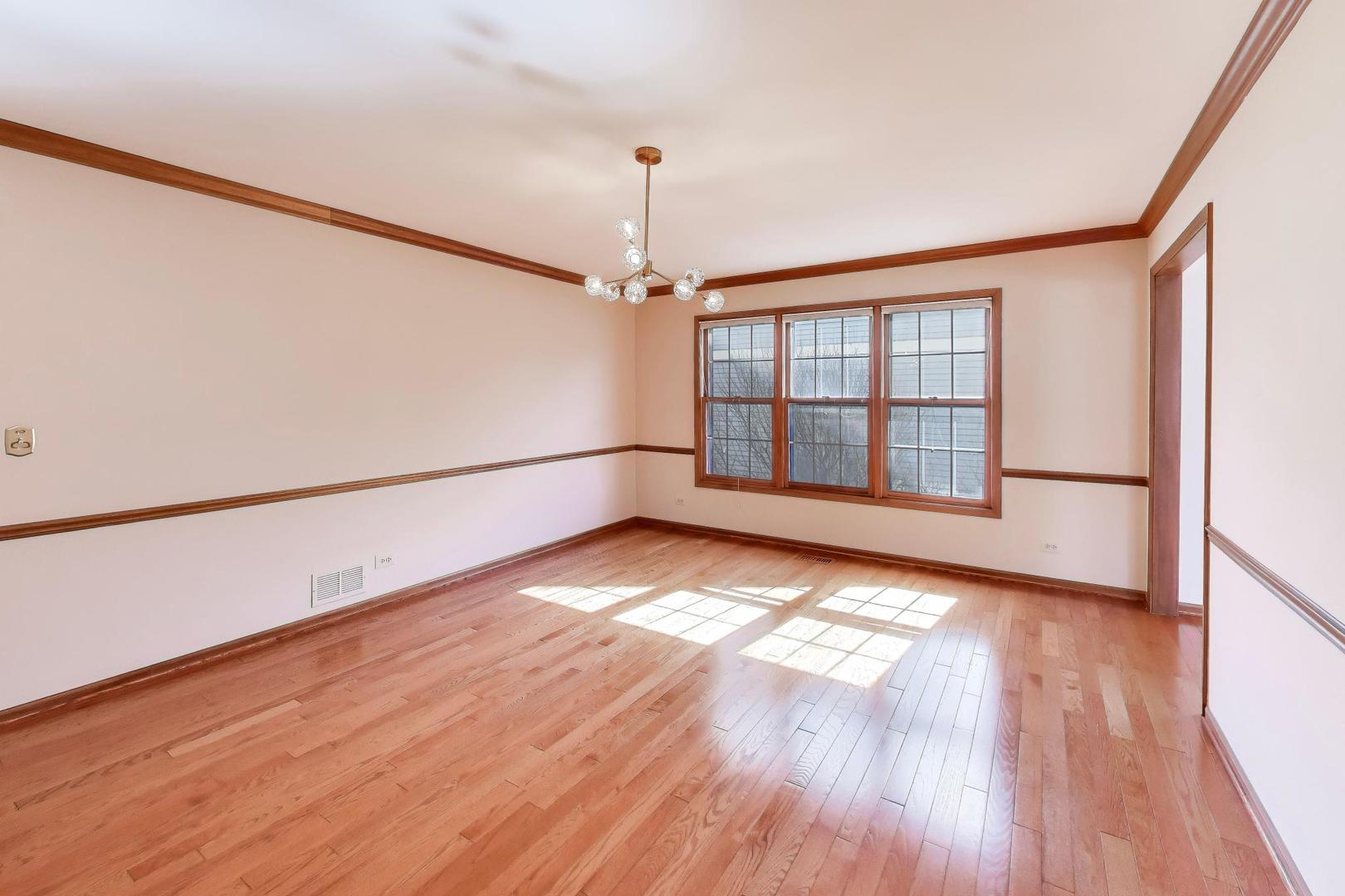 1219 Montego Court, Elk Grove Village, IL 60007