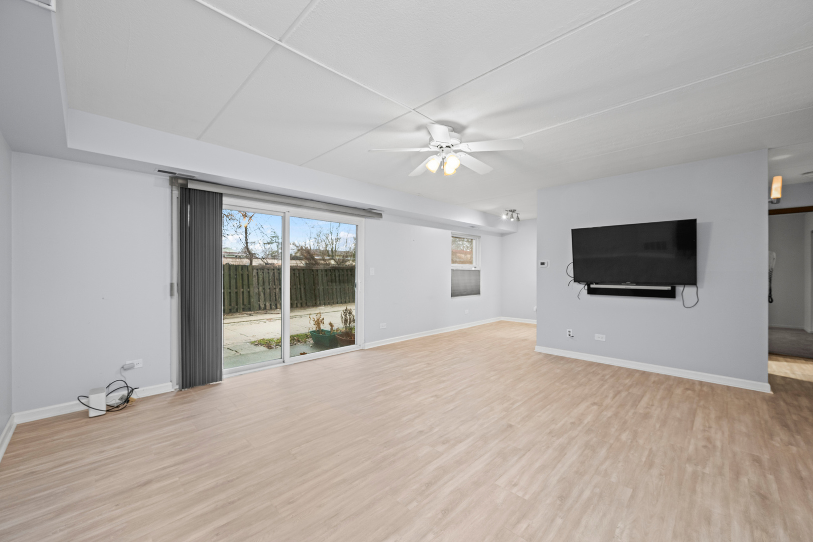 810 N River Road #1C, Mount Prospect, IL 60056