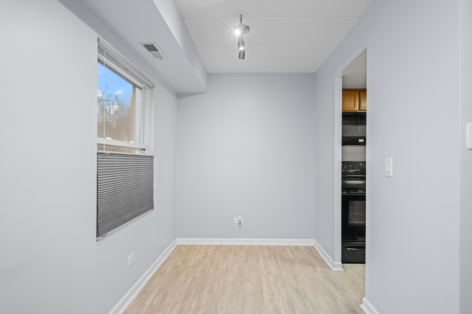 810 N River Road #1C, Mount Prospect, IL 60056