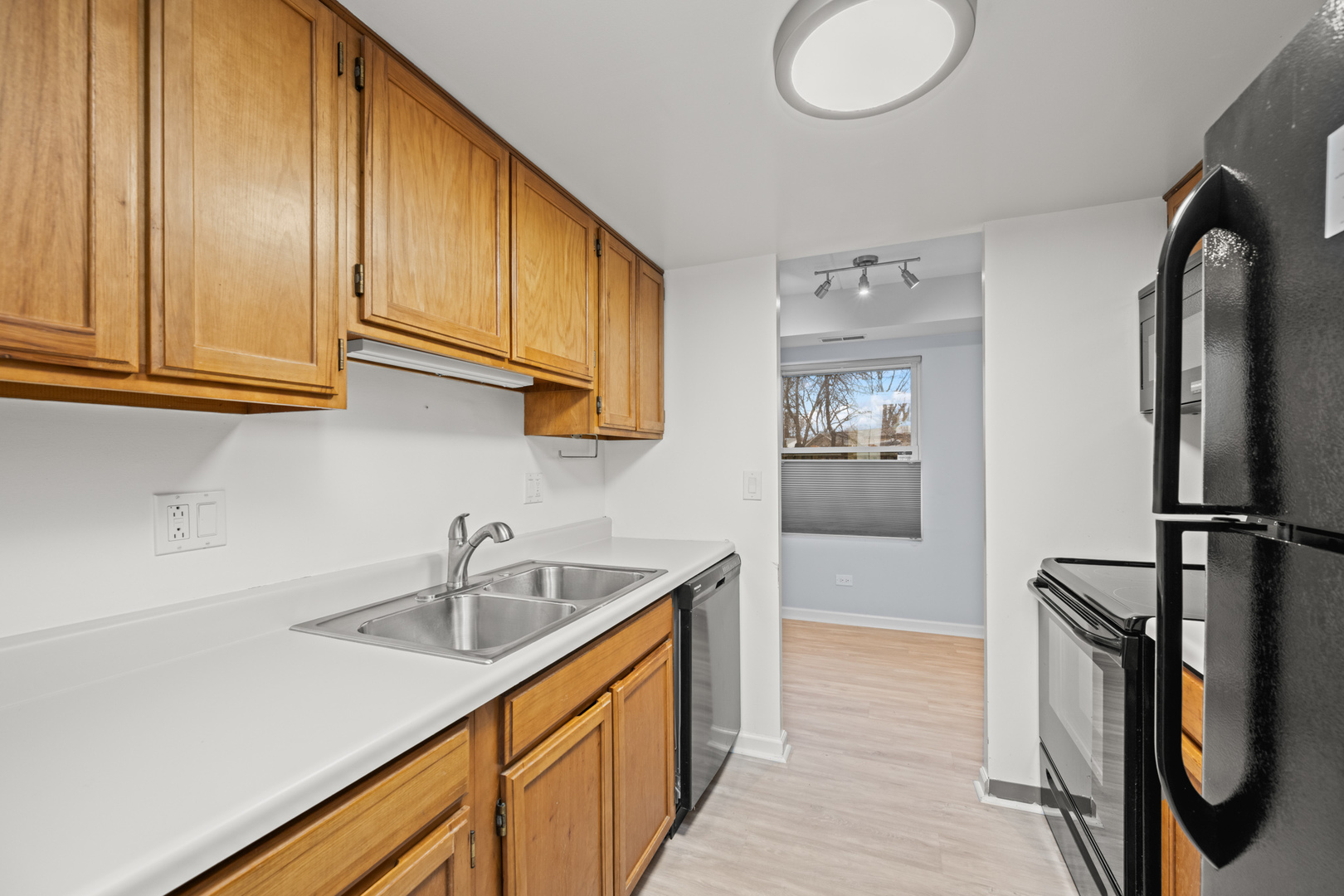 810 N River Road #1C, Mount Prospect, IL 60056