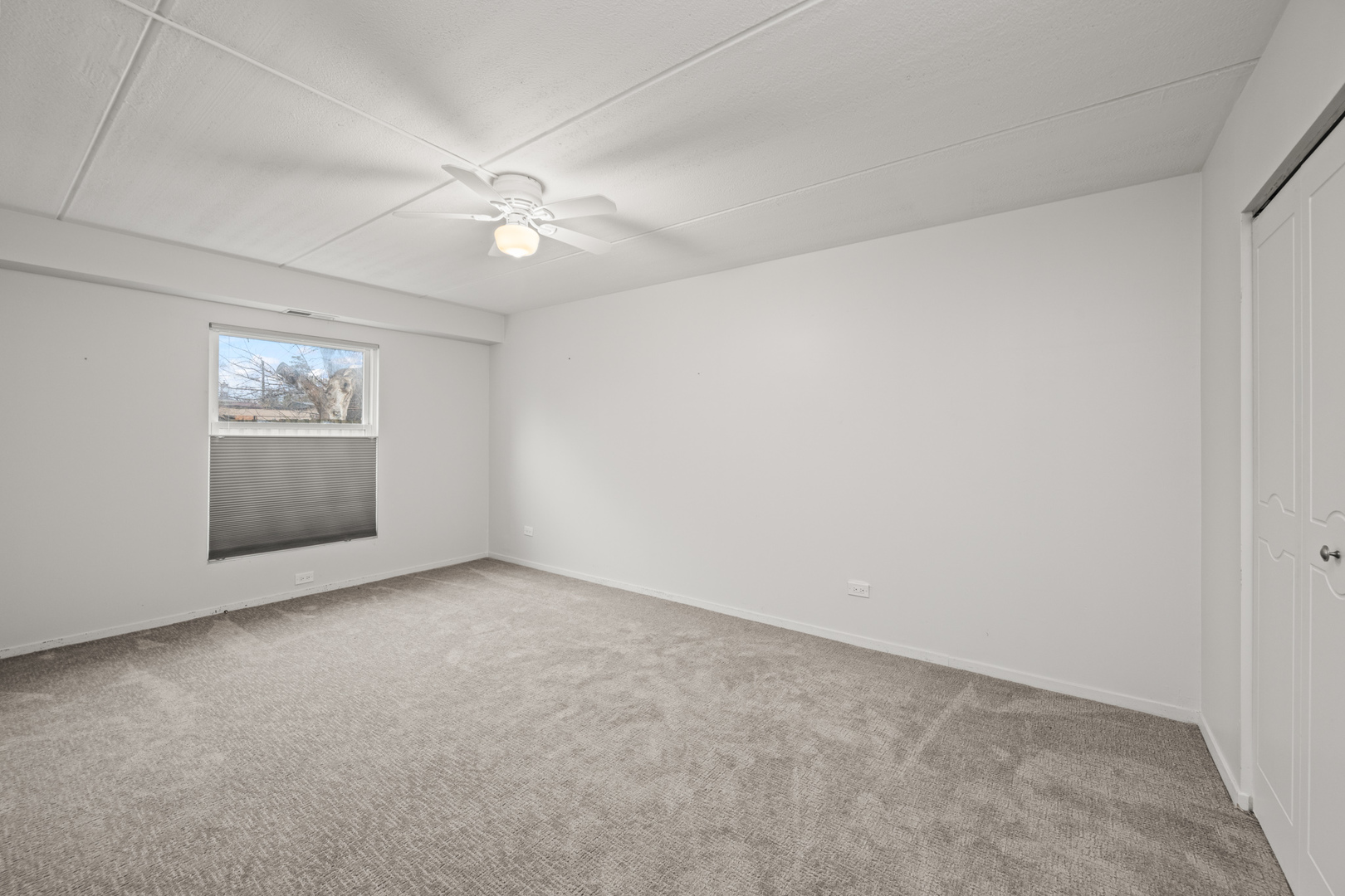 810 N River Road #1C, Mount Prospect, IL 60056