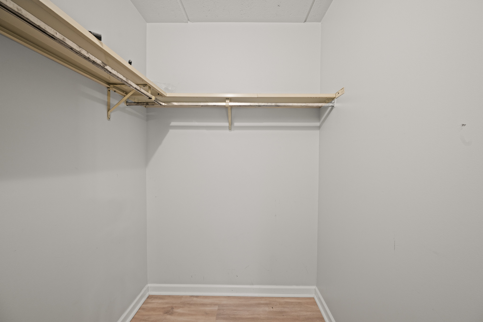 810 N River Road #1C, Mount Prospect, IL 60056