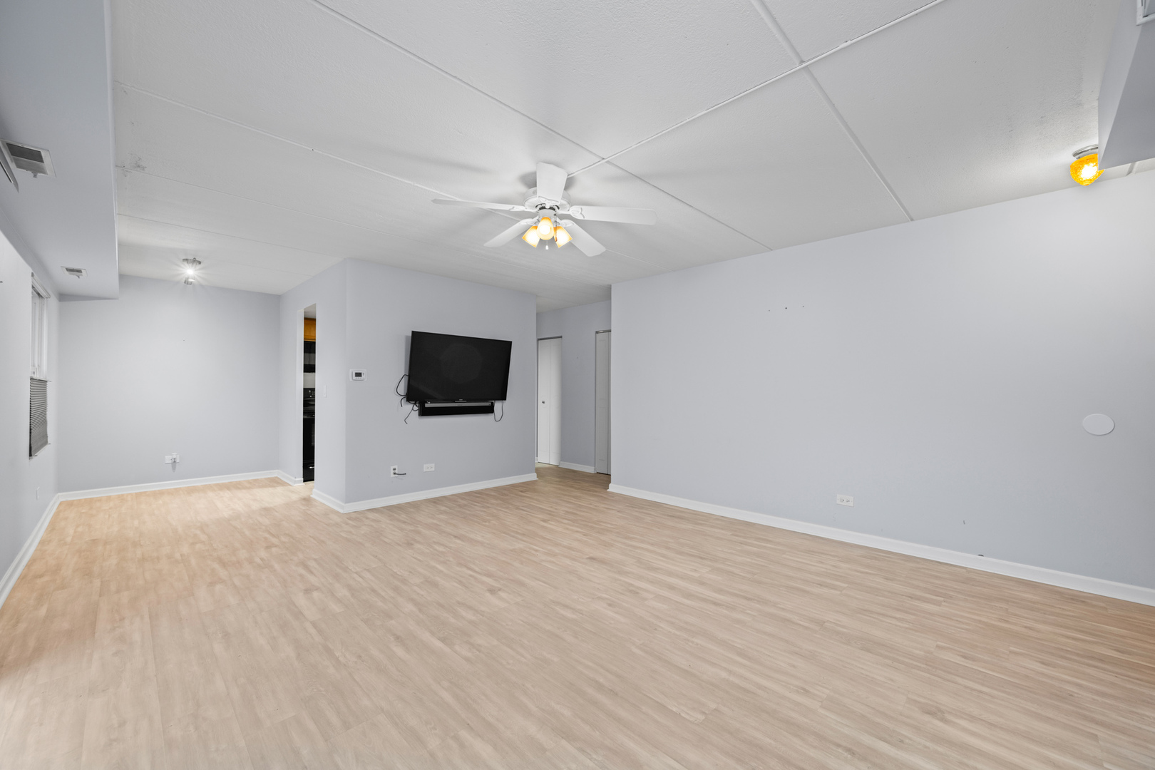 810 N River Road #1C, Mount Prospect, IL 60056