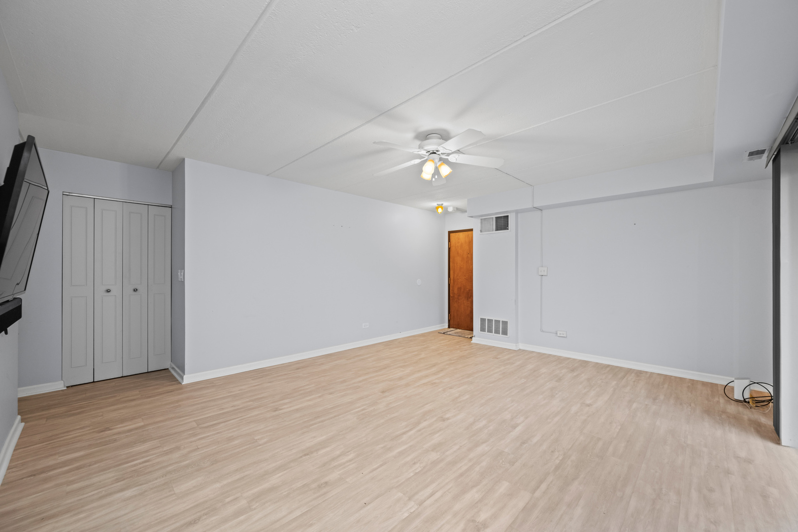 810 N River Road #1C, Mount Prospect, IL 60056