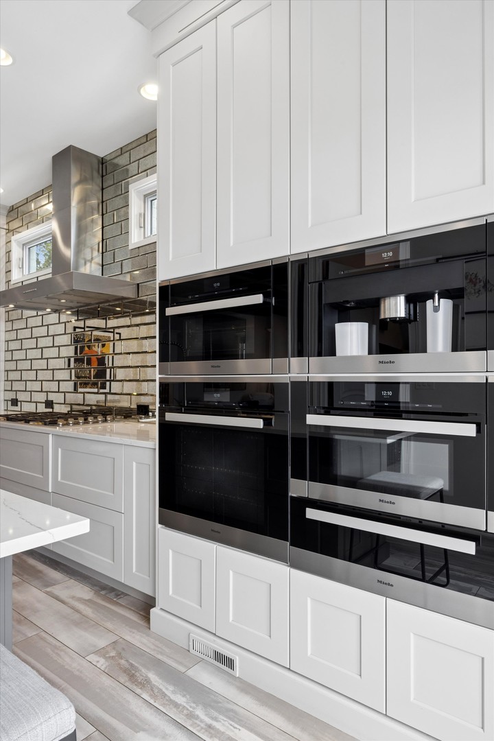 425 S Quincy Avenue, Hinsdale, IL 60521