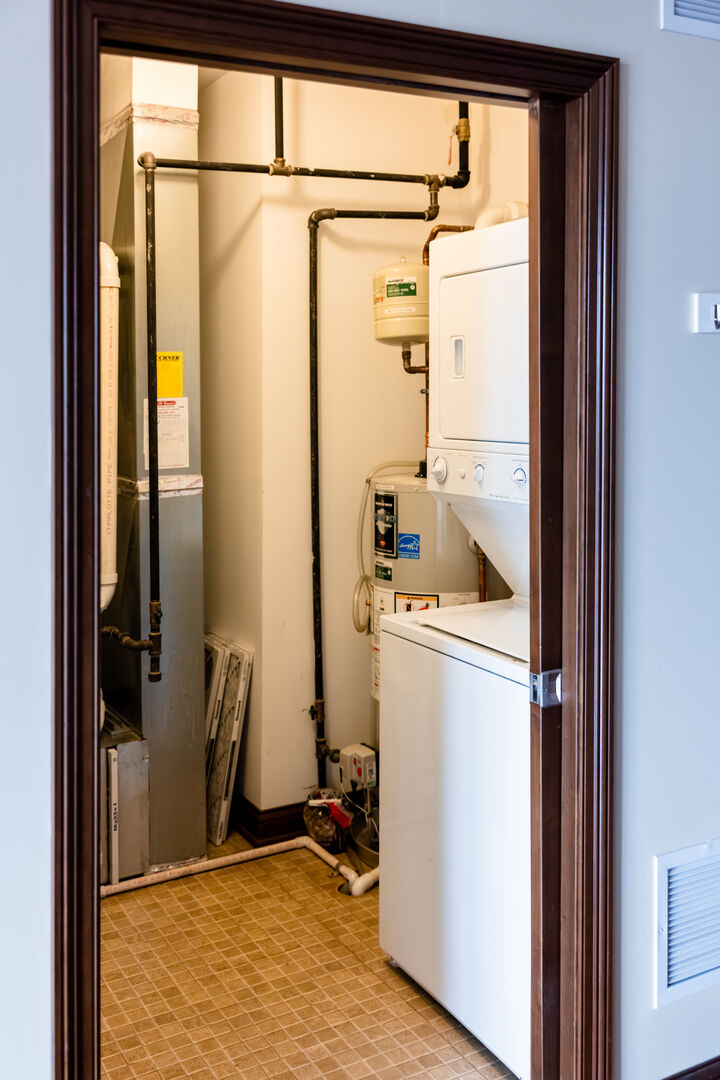 160 S River Street #211, Aurora, IL 60506