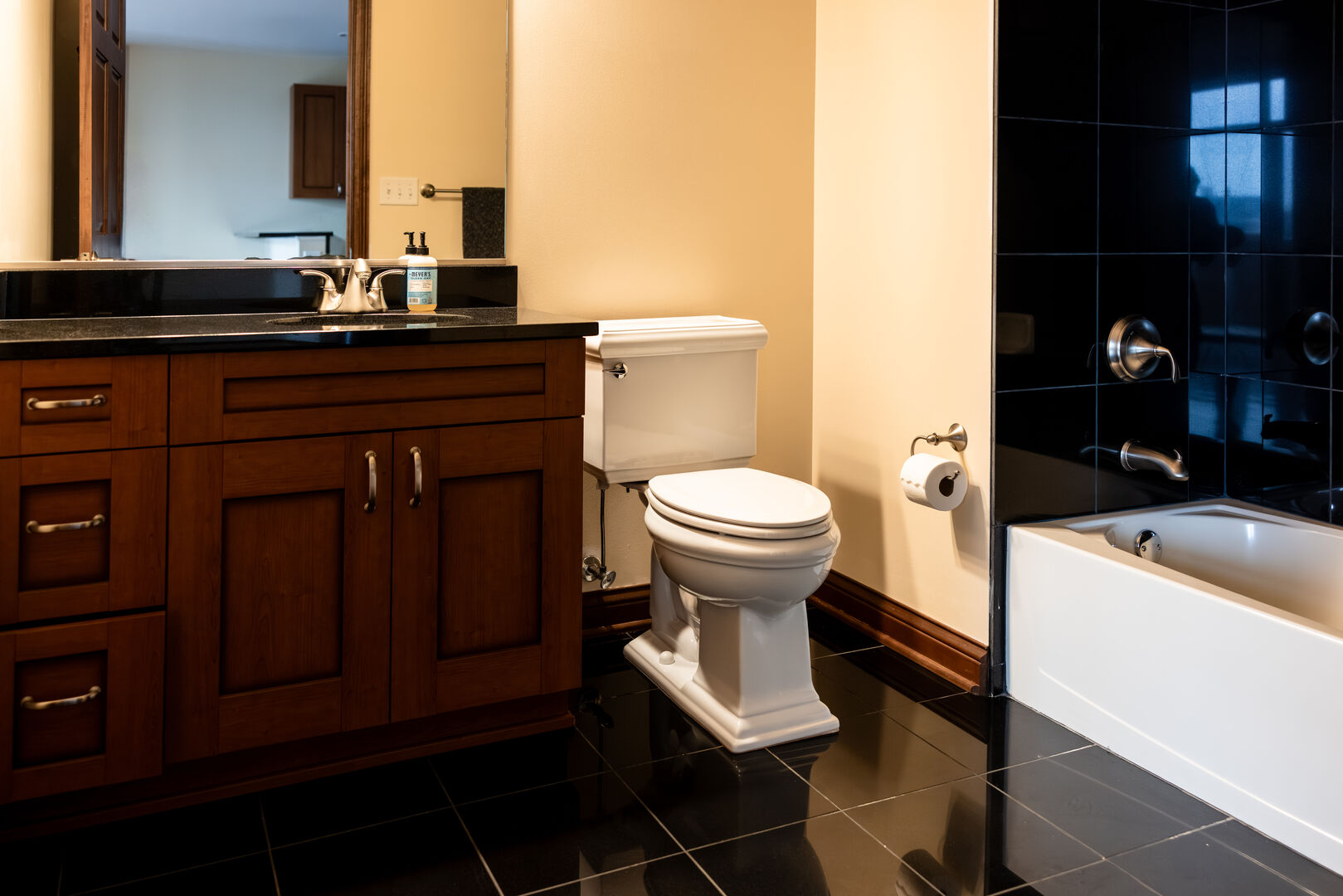 160 S River Street #211, Aurora, IL 60506