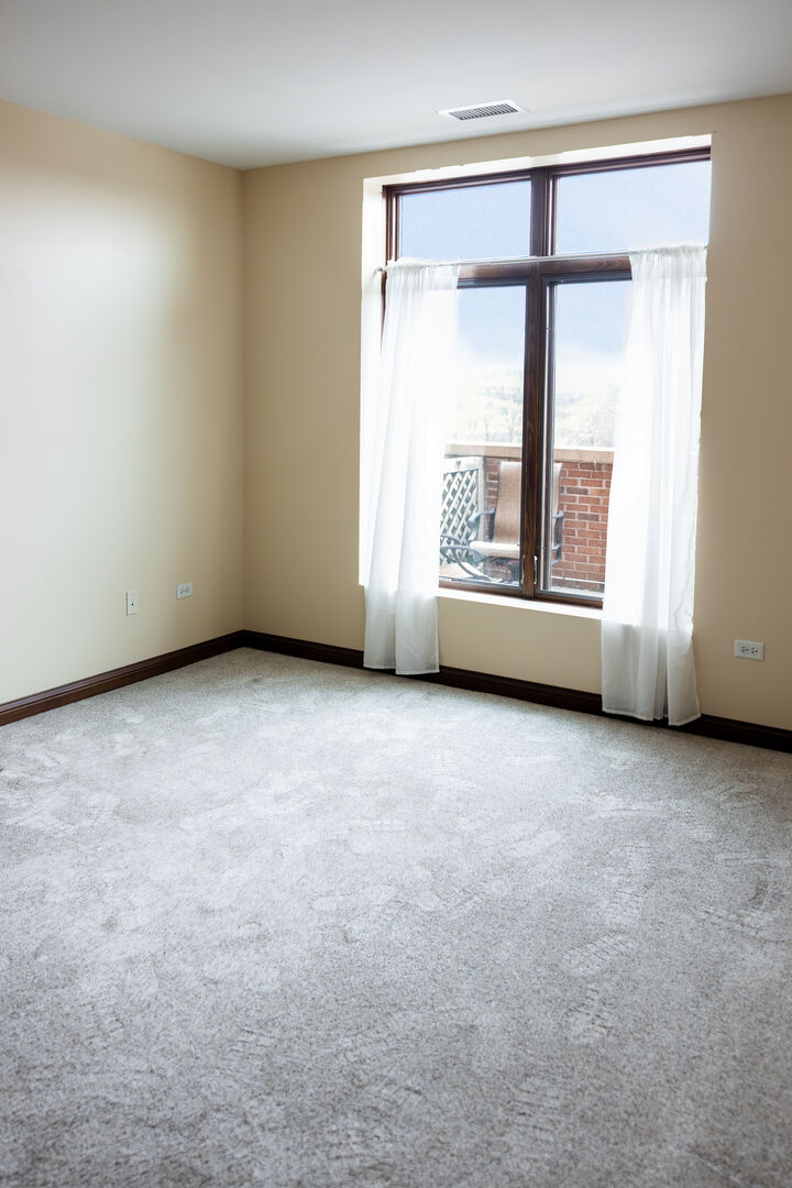 160 S River Street #211, Aurora, IL 60506