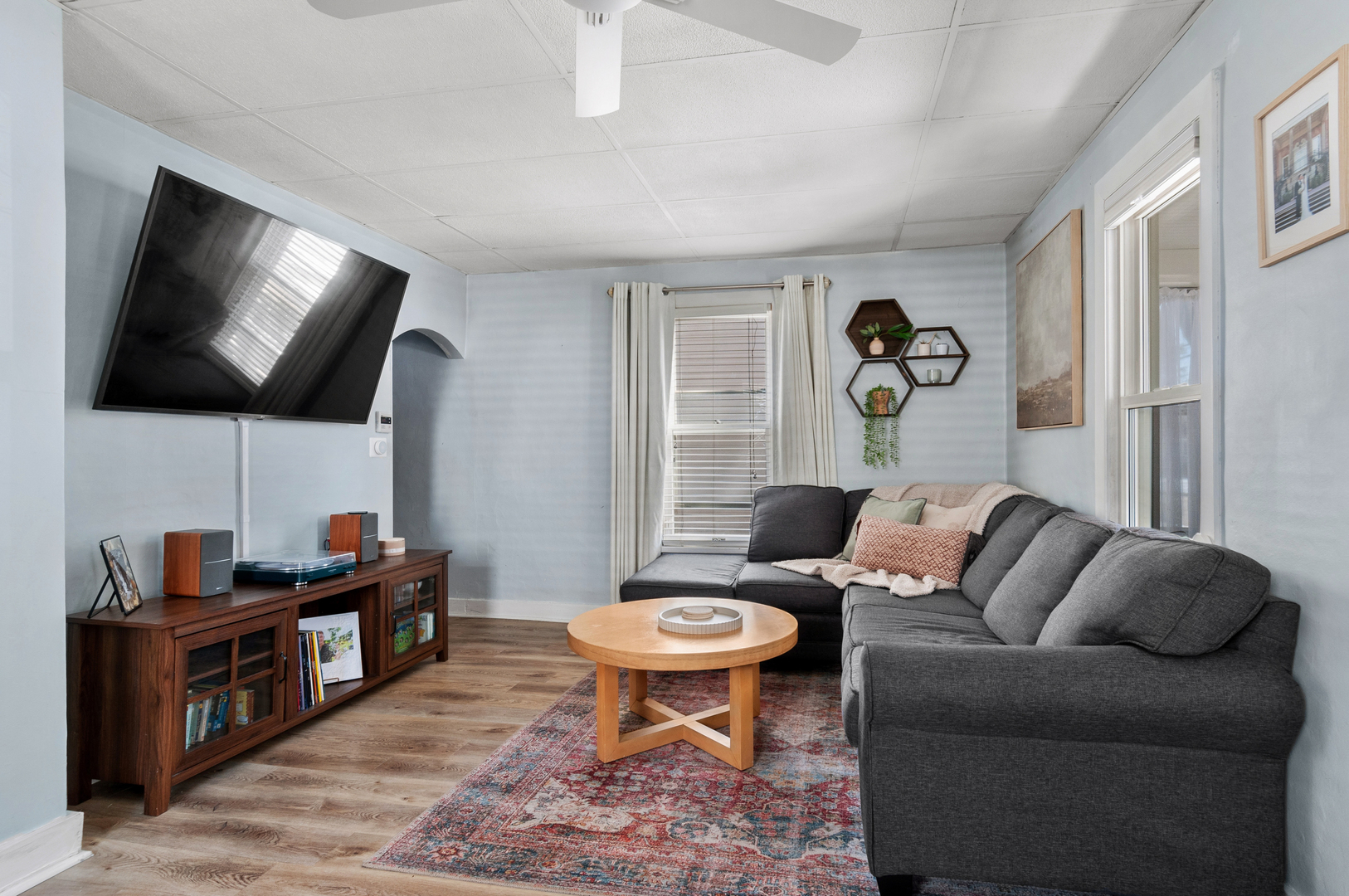 1312 Dean Street, St. Charles, IL 60174