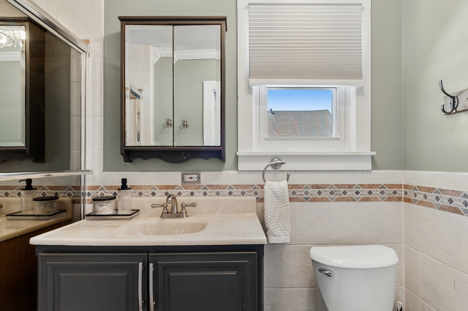 1312 Dean Street, St. Charles, IL 60174