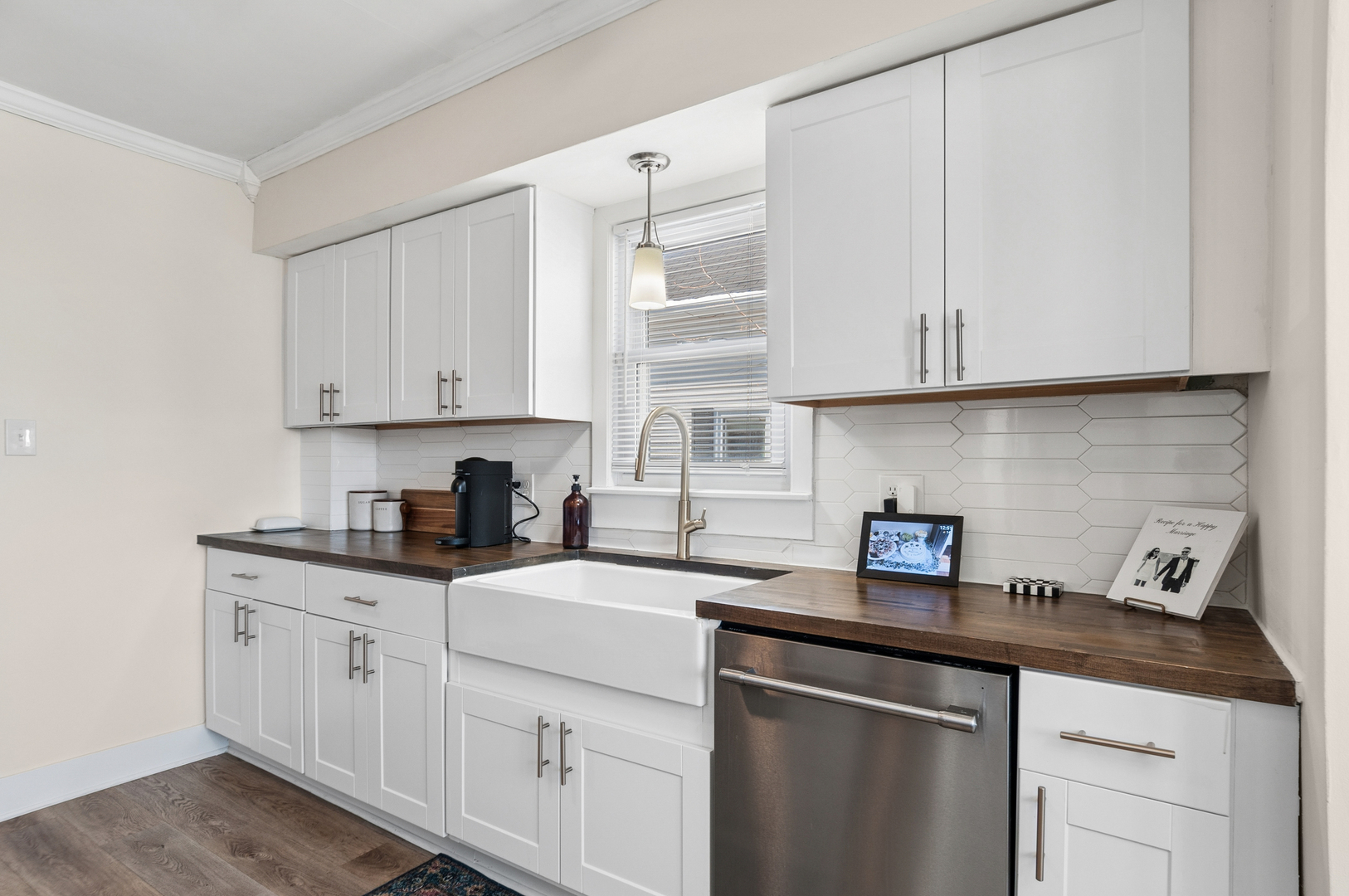 1312 Dean Street, St. Charles, IL 60174