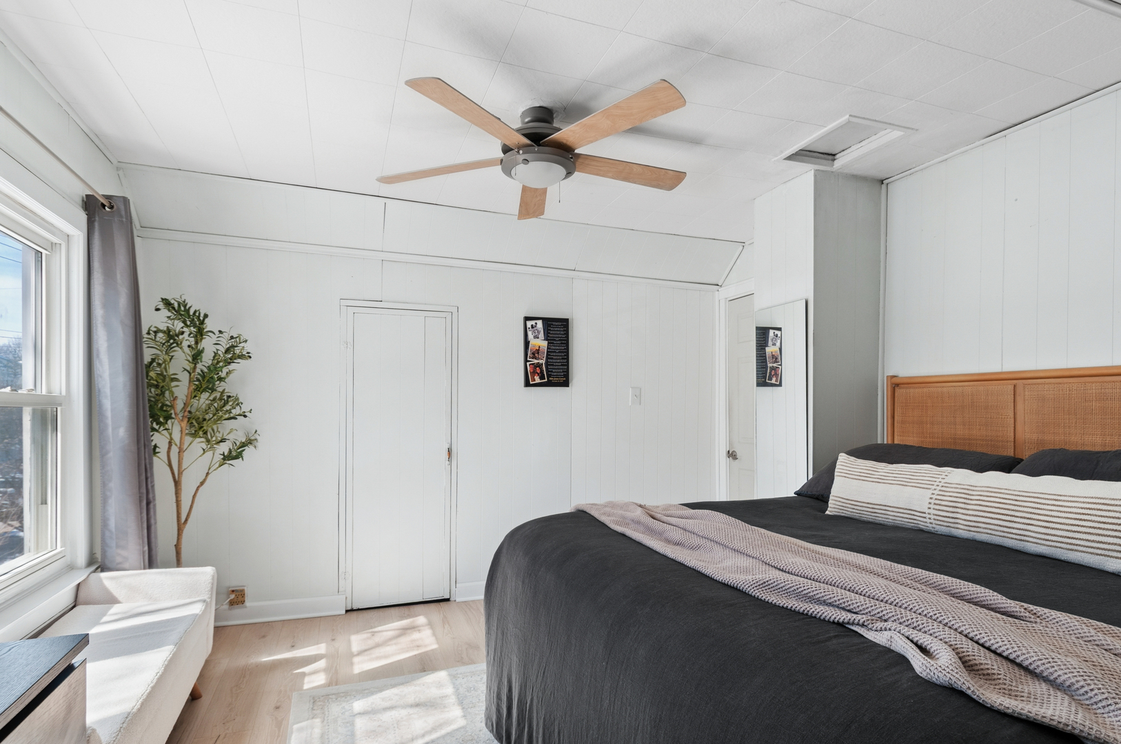 1312 Dean Street, St. Charles, IL 60174