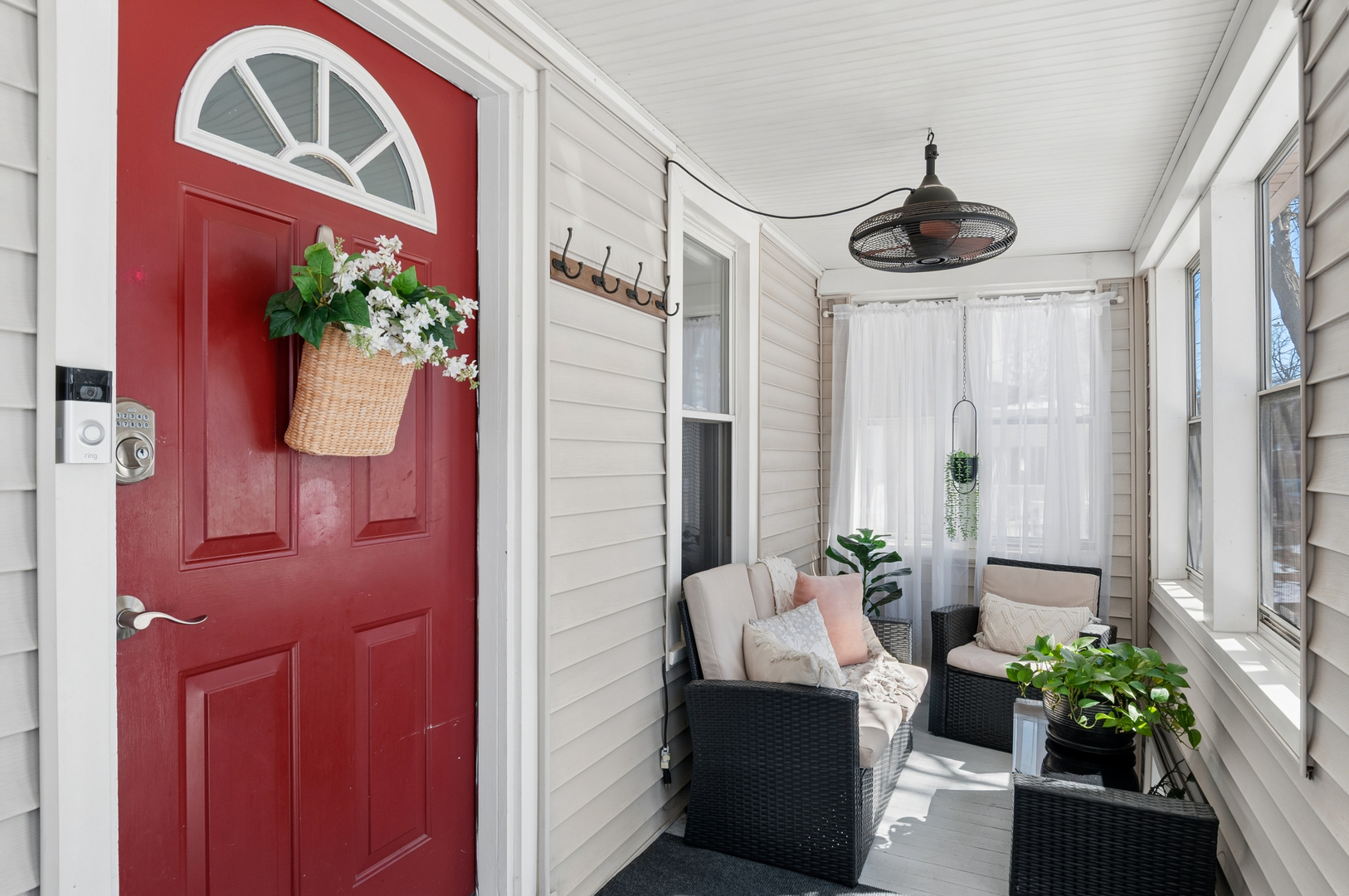 1312 Dean Street, St. Charles, IL 60174