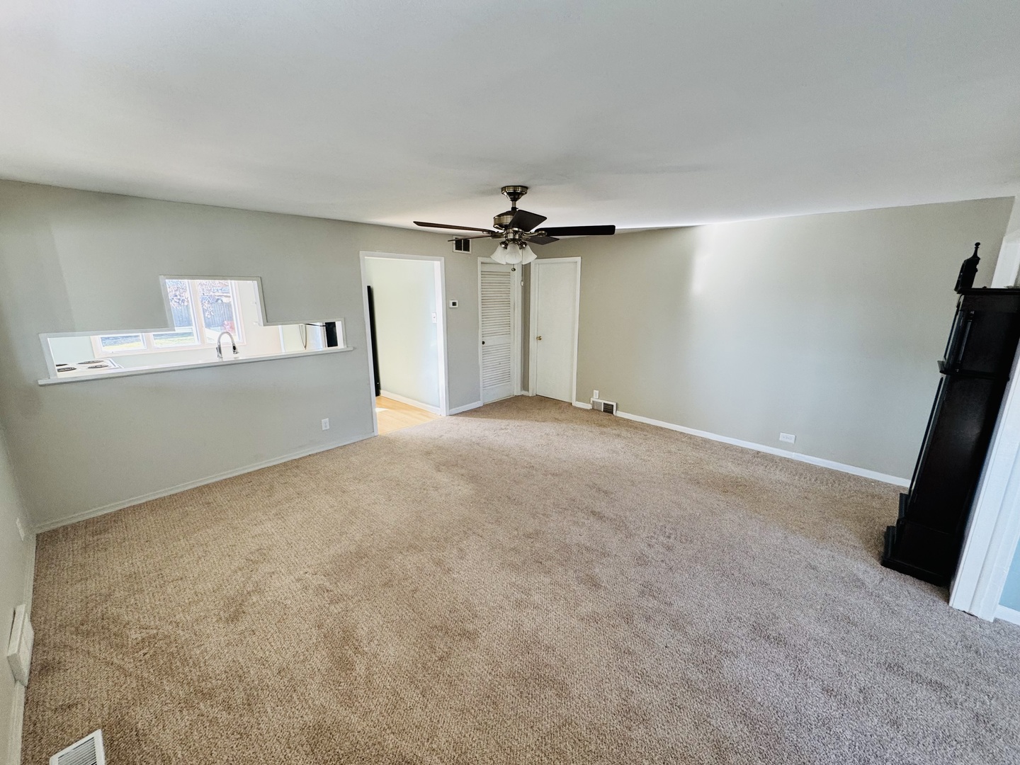 42160 N 6th Avenue, Antioch, IL 60002