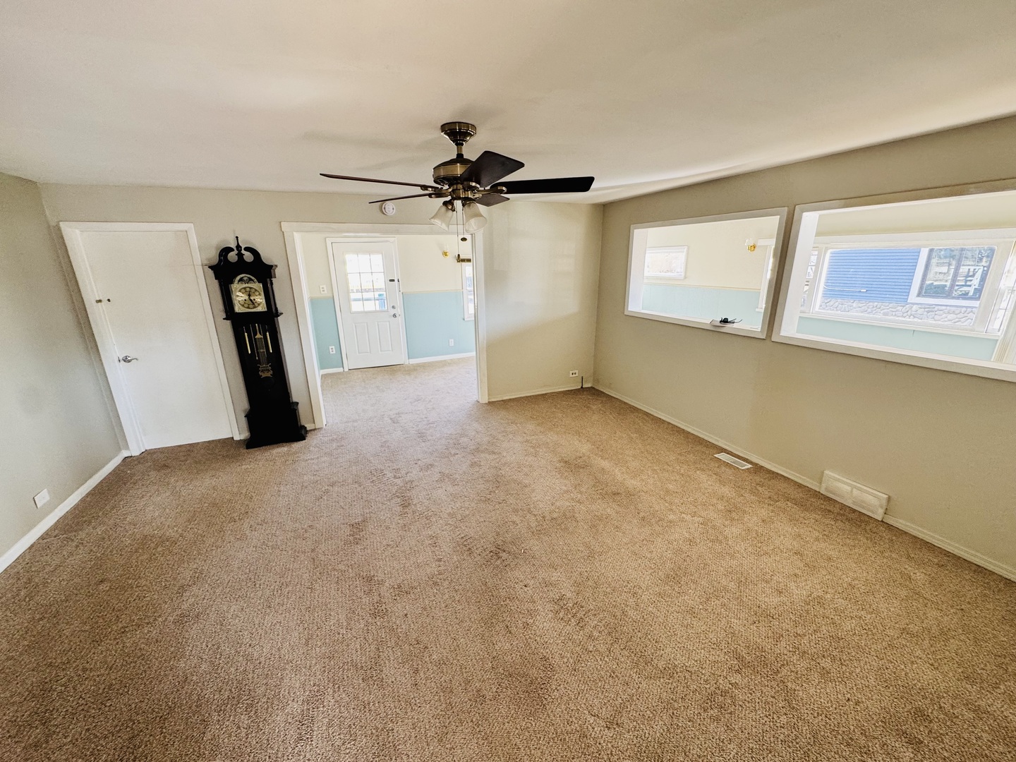 42160 N 6th Avenue, Antioch, IL 60002