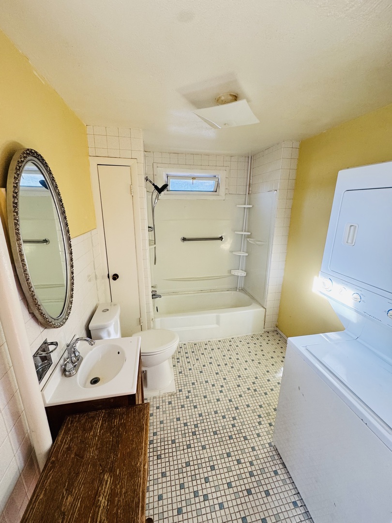 42160 N 6th Avenue, Antioch, IL 60002