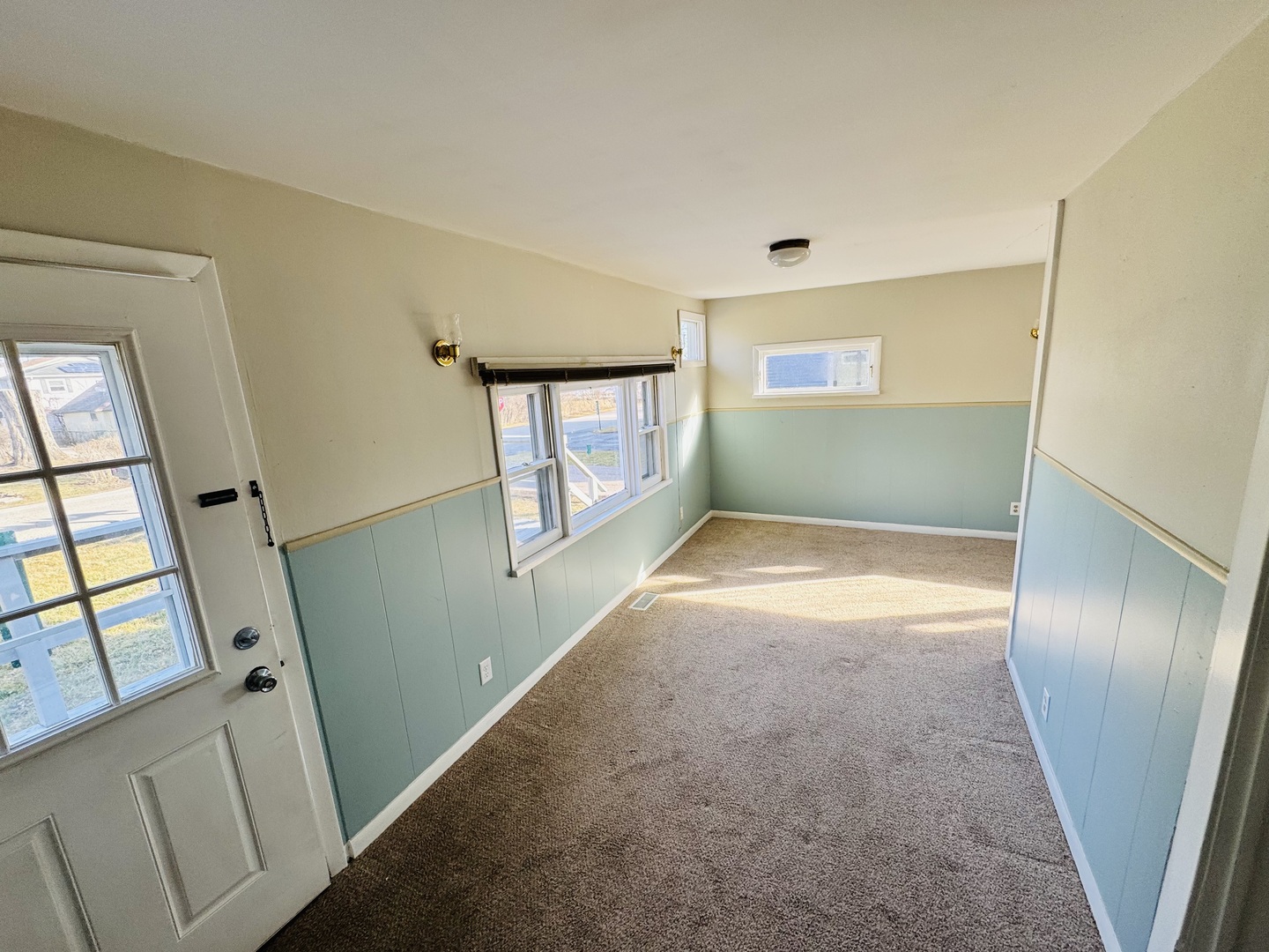 42160 N 6th Avenue, Antioch, IL 60002