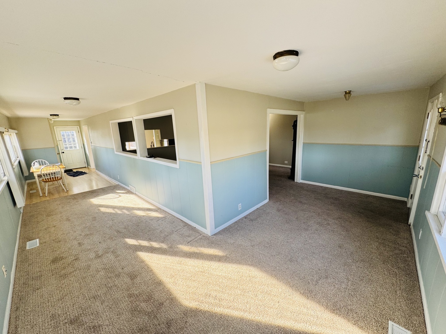 42160 N 6th Avenue, Antioch, IL 60002