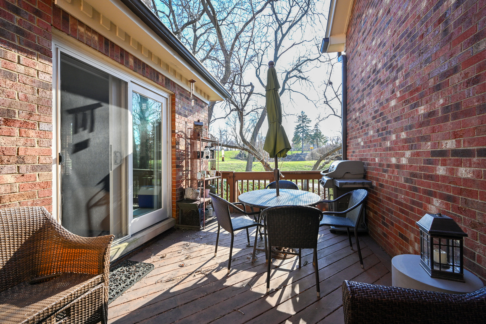 827 N Driveway, Glen Ellyn, IL 60137