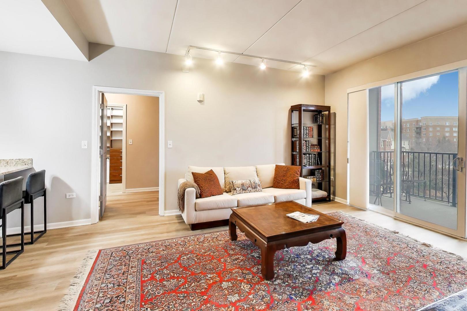 1199 E Port Clinton Road #311, Vernon Hills, IL 60061