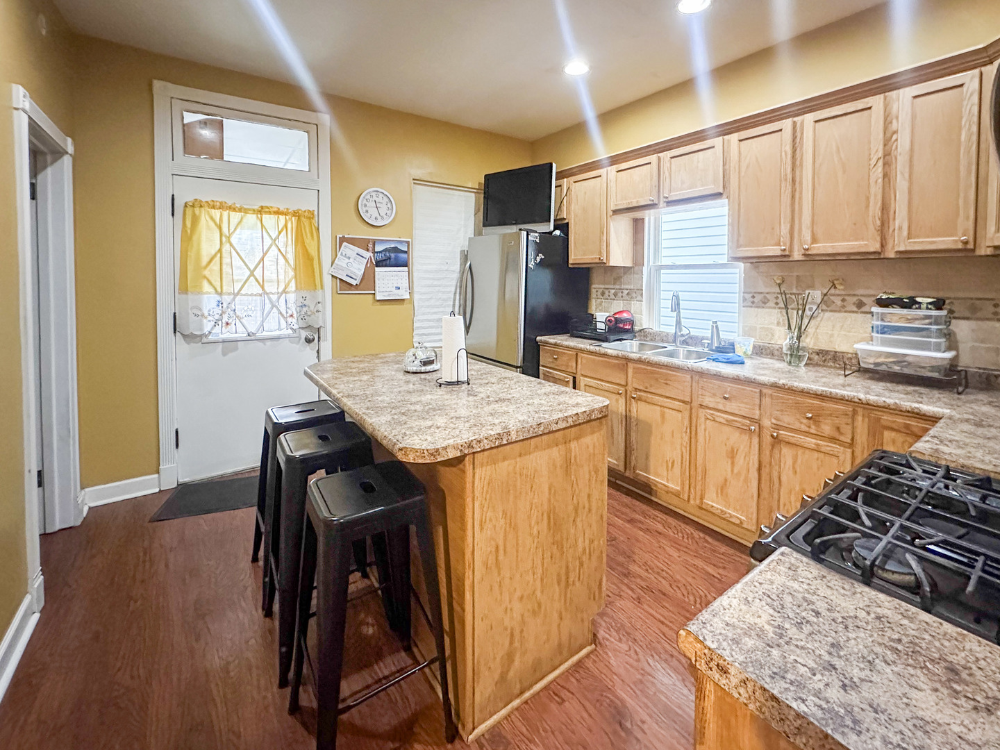 2045 N Tripp Avenue, Chicago, IL 60639