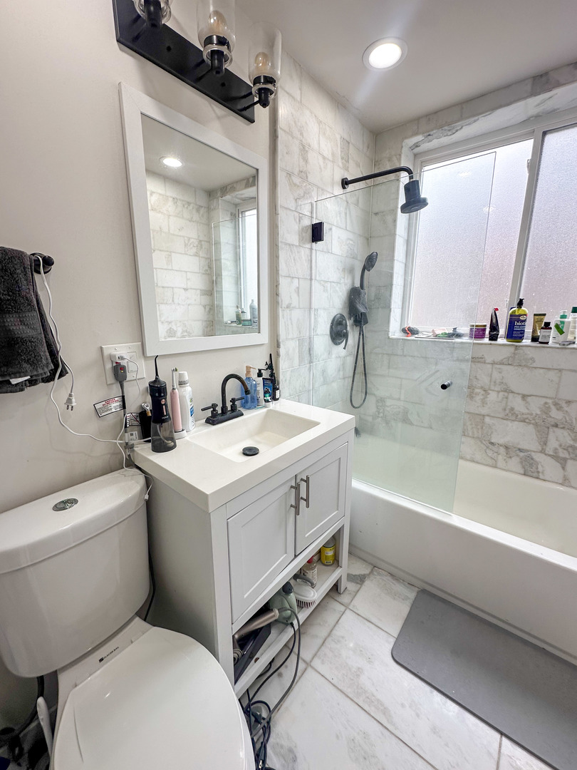 2045 N Tripp Avenue, Chicago, IL 60639