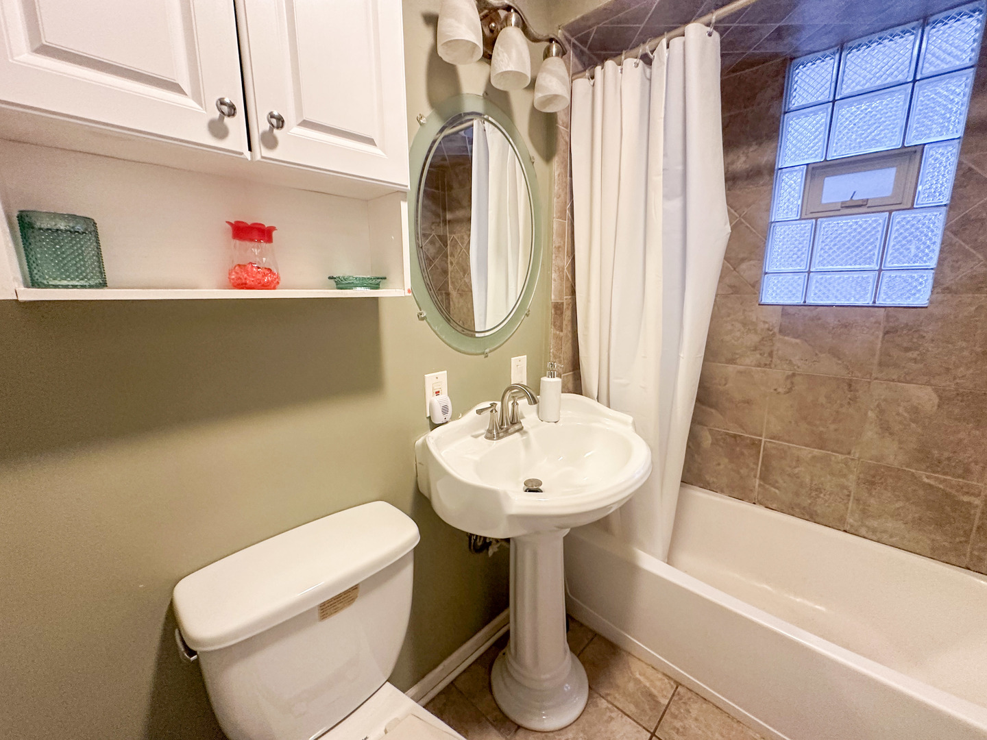 2045 N Tripp Avenue, Chicago, IL 60639