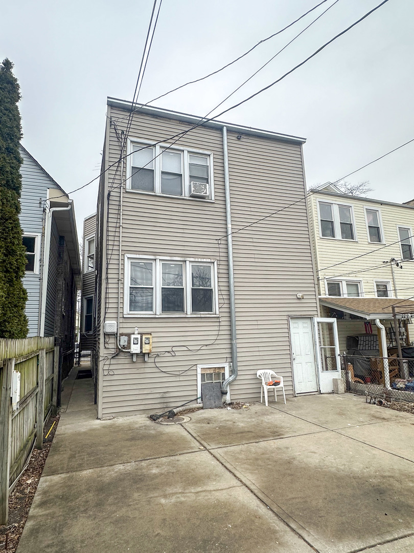 2045 N Tripp Avenue, Chicago, IL 60639