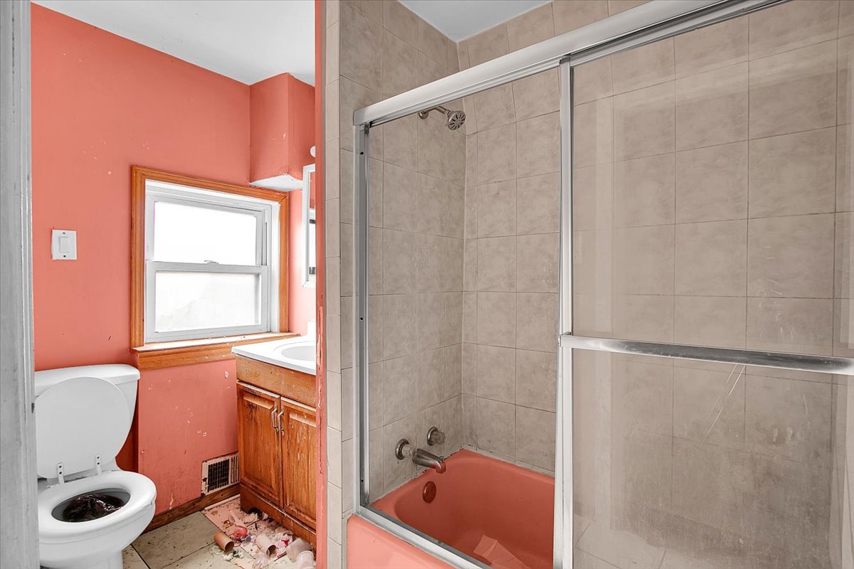 4832 W Ferndinand Street, Chicago, IL 60644