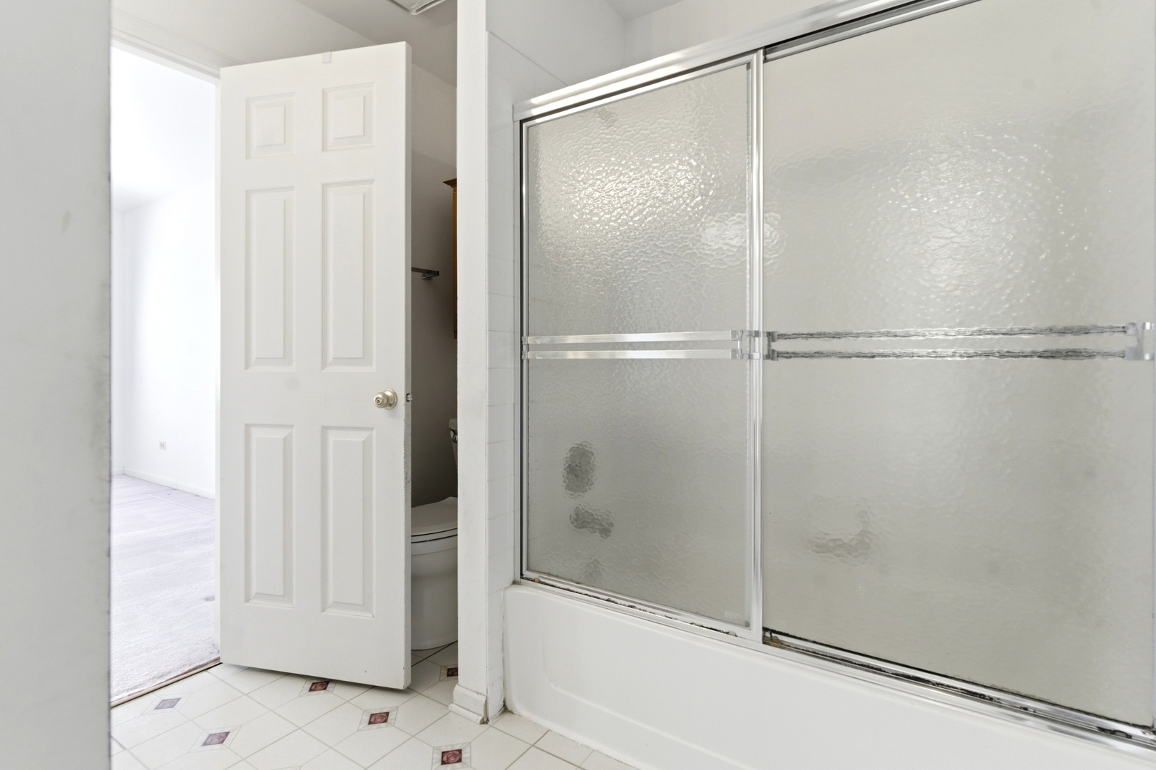 1192 Scott Court, Carol Stream, IL 60188