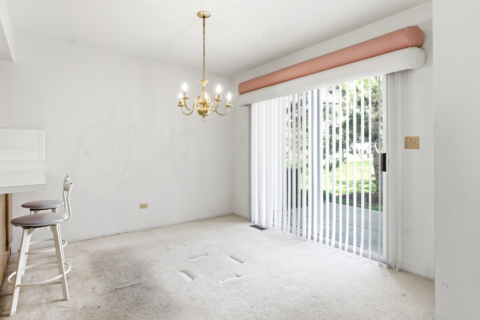 1192 Scott Court, Carol Stream, IL 60188