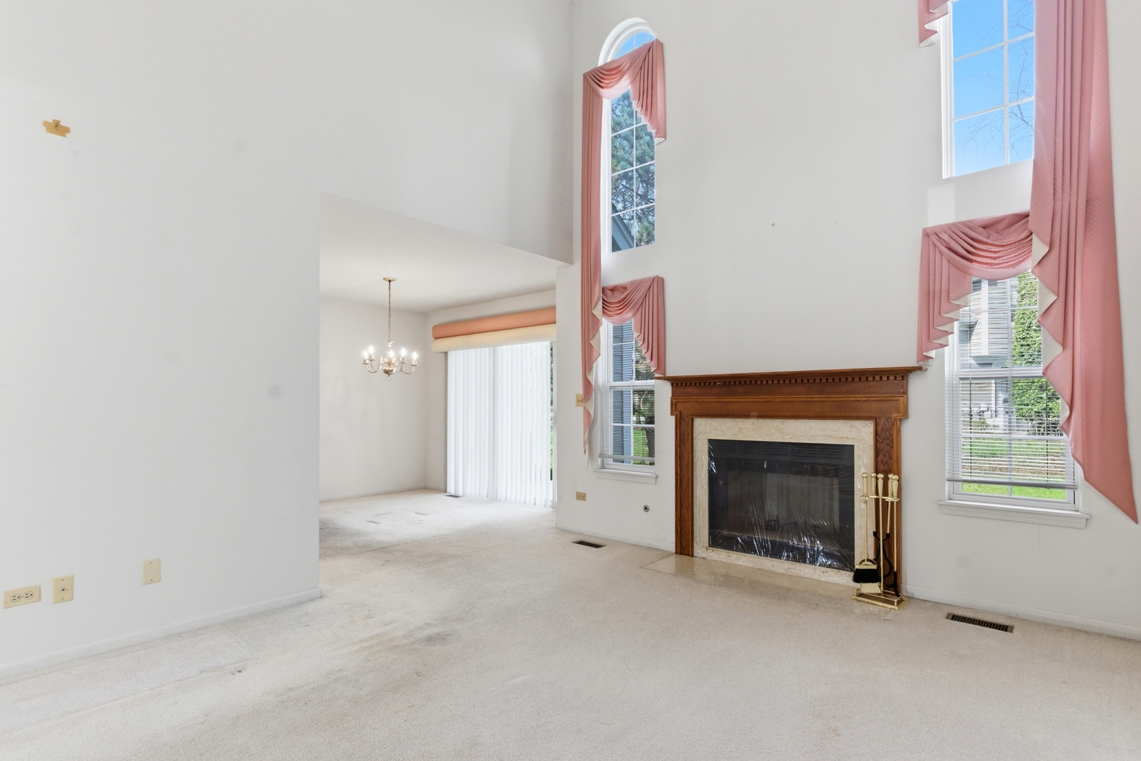 1192 Scott Court, Carol Stream, IL 60188