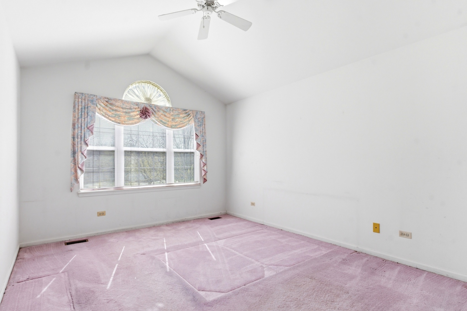 1192 Scott Court, Carol Stream, IL 60188