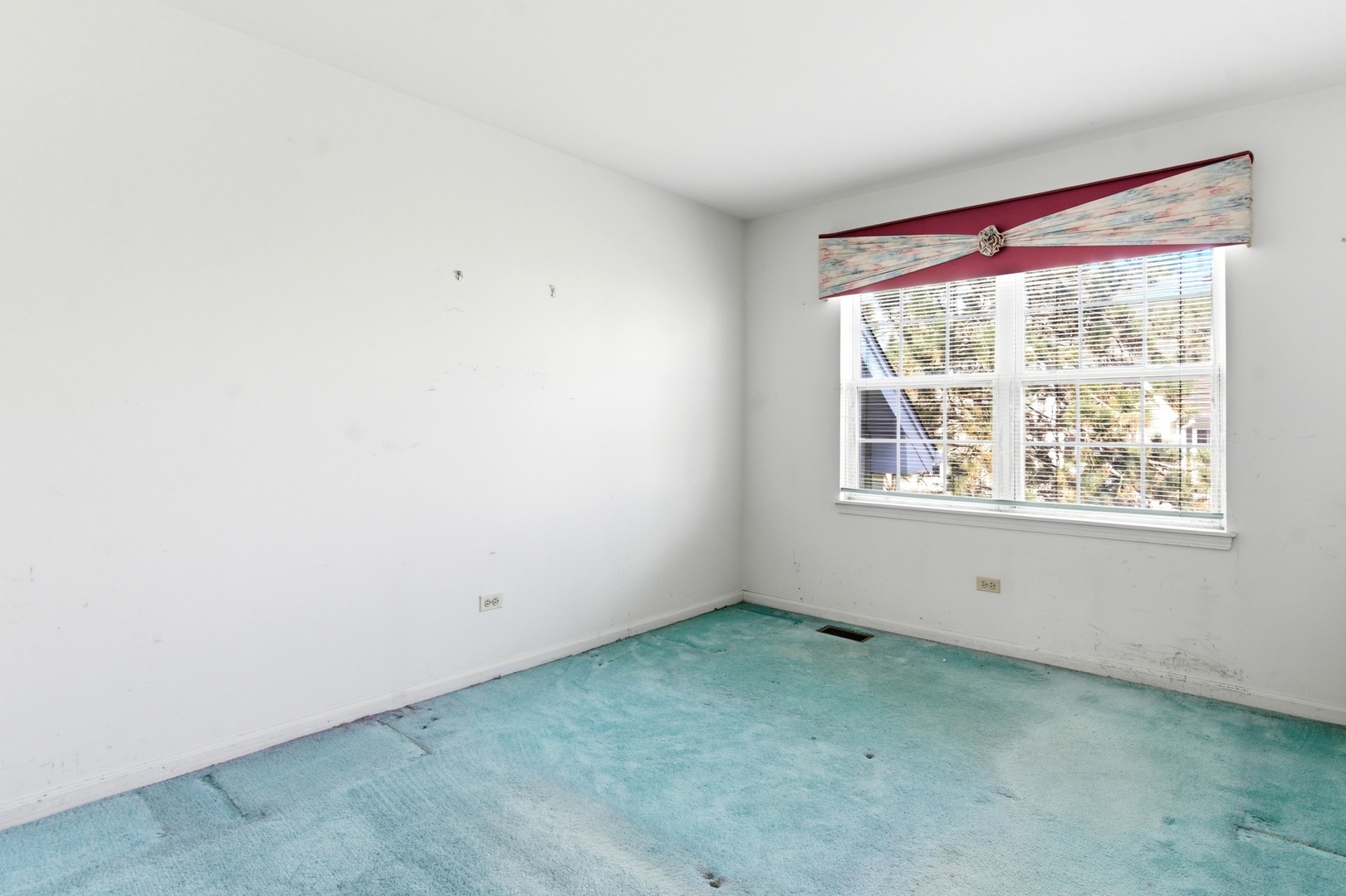 1192 Scott Court, Carol Stream, IL 60188