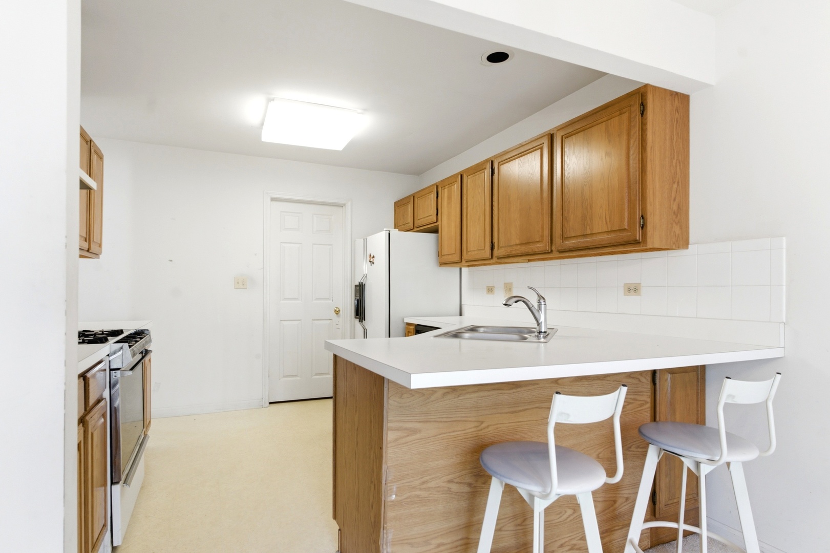 1192 Scott Court, Carol Stream, IL 60188