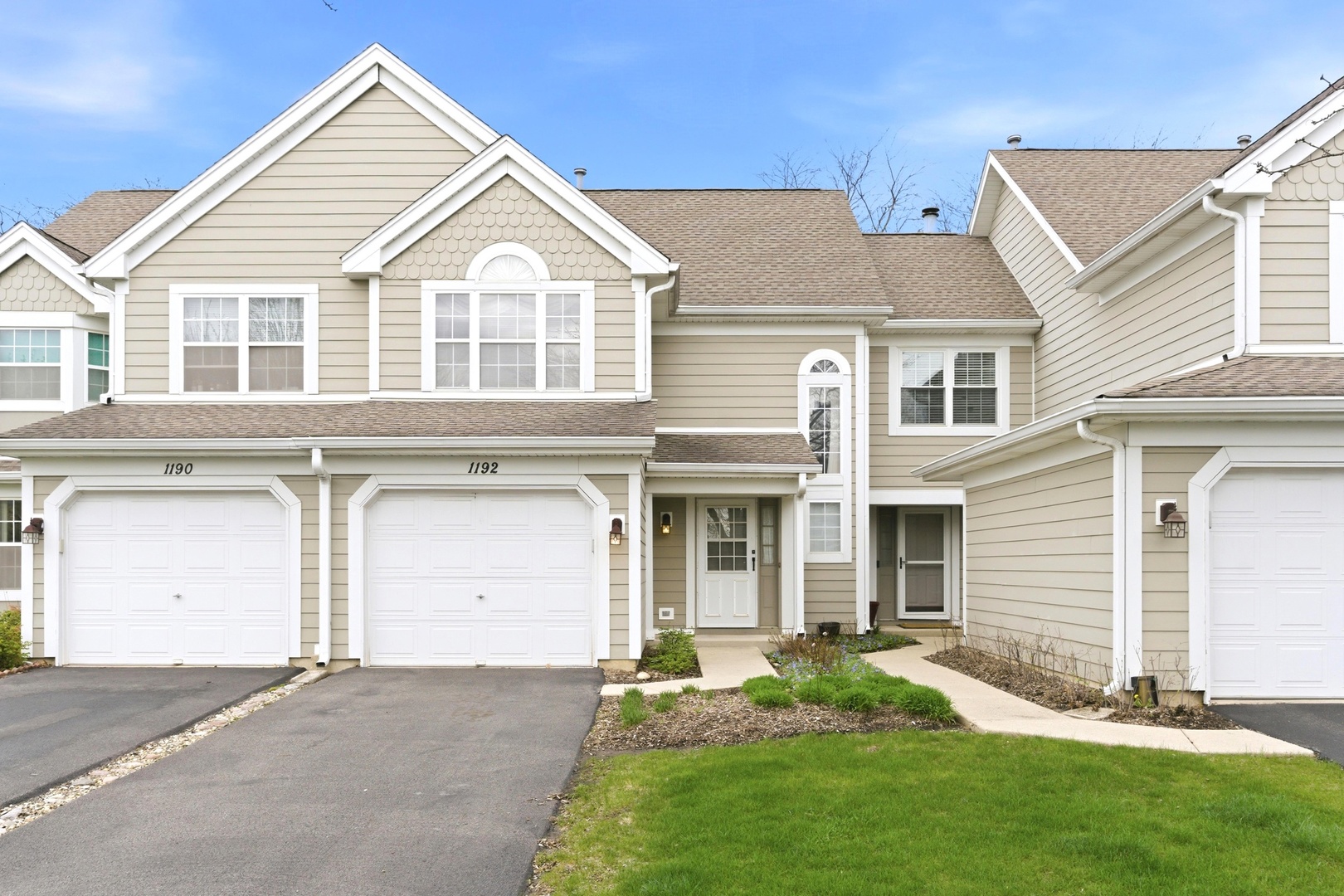 1192 Scott Court, Carol Stream, IL 60188