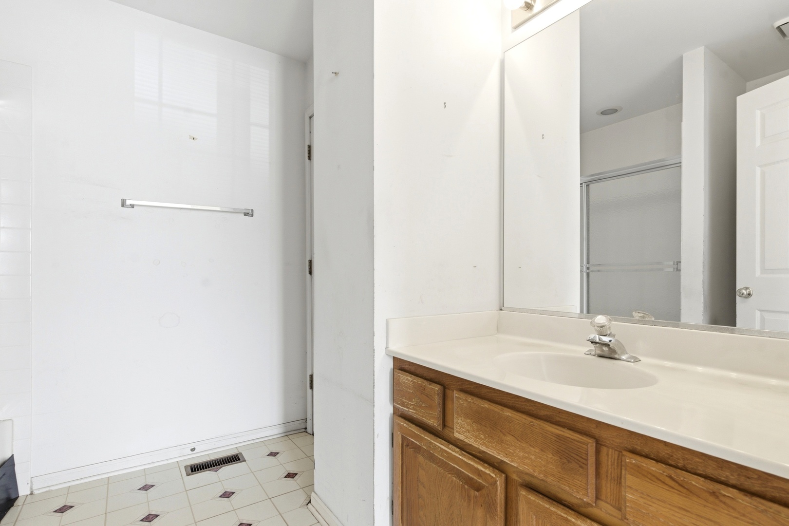 1192 Scott Court, Carol Stream, IL 60188