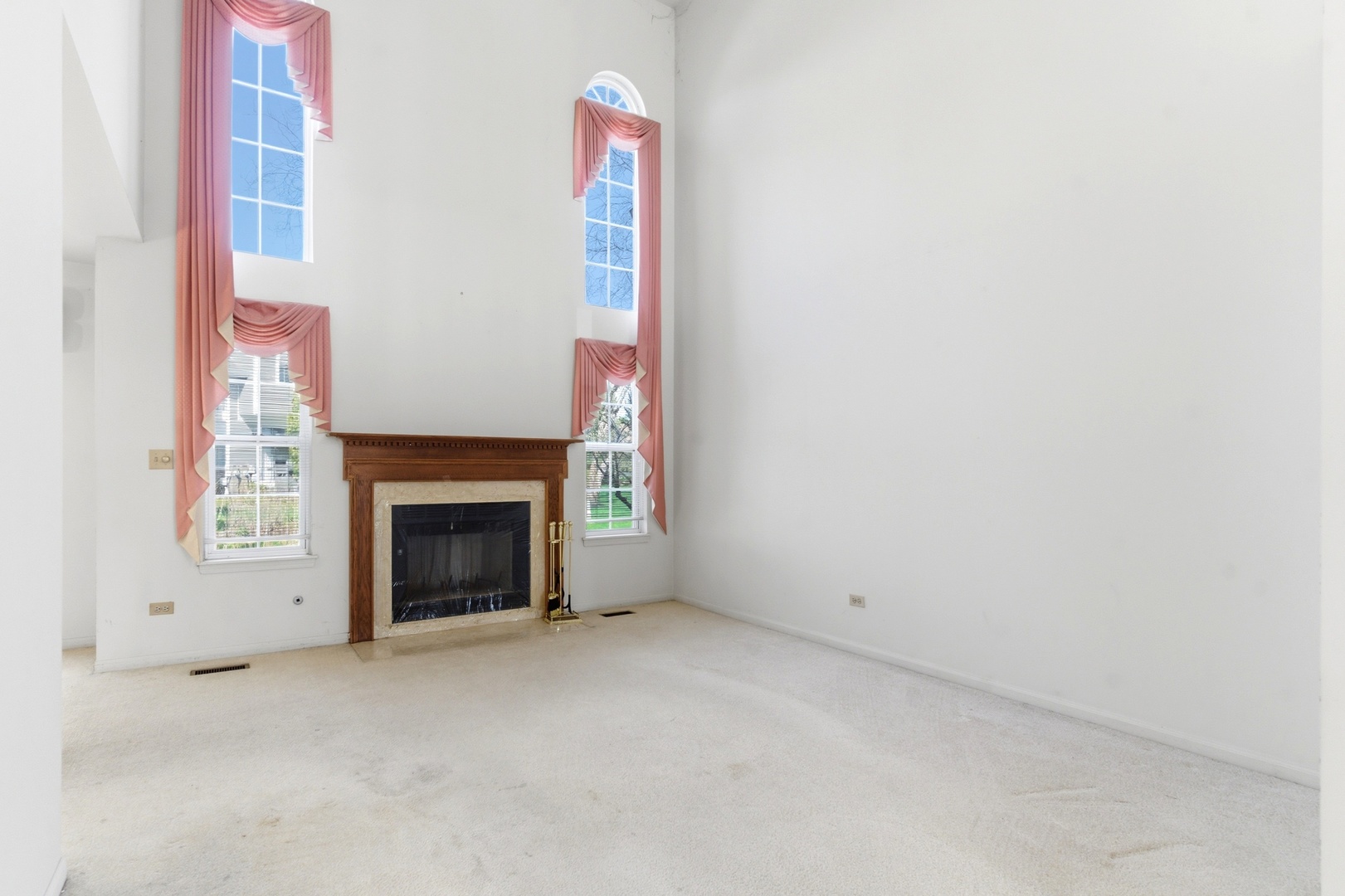 1192 Scott Court, Carol Stream, IL 60188