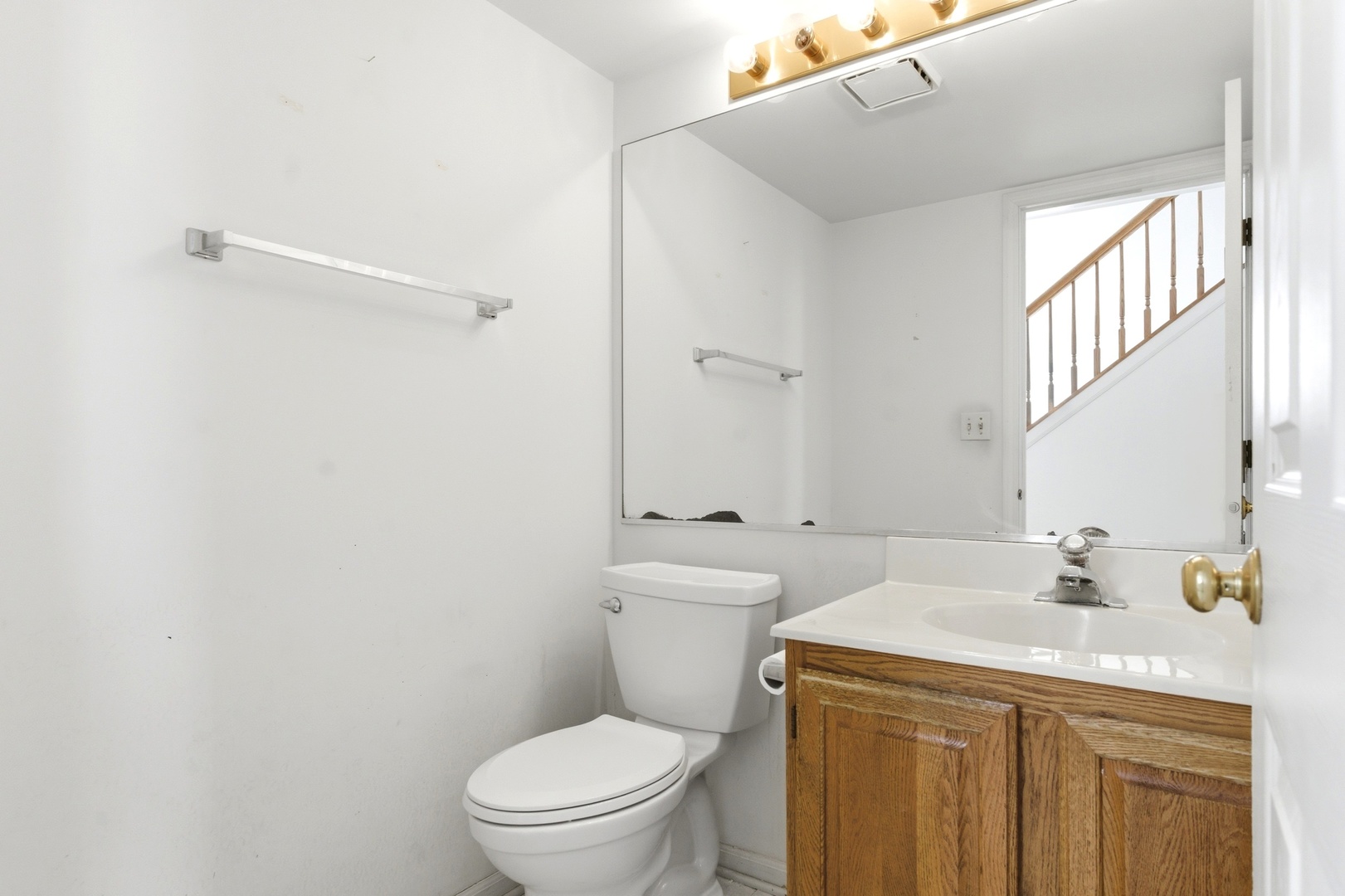 1192 Scott Court, Carol Stream, IL 60188