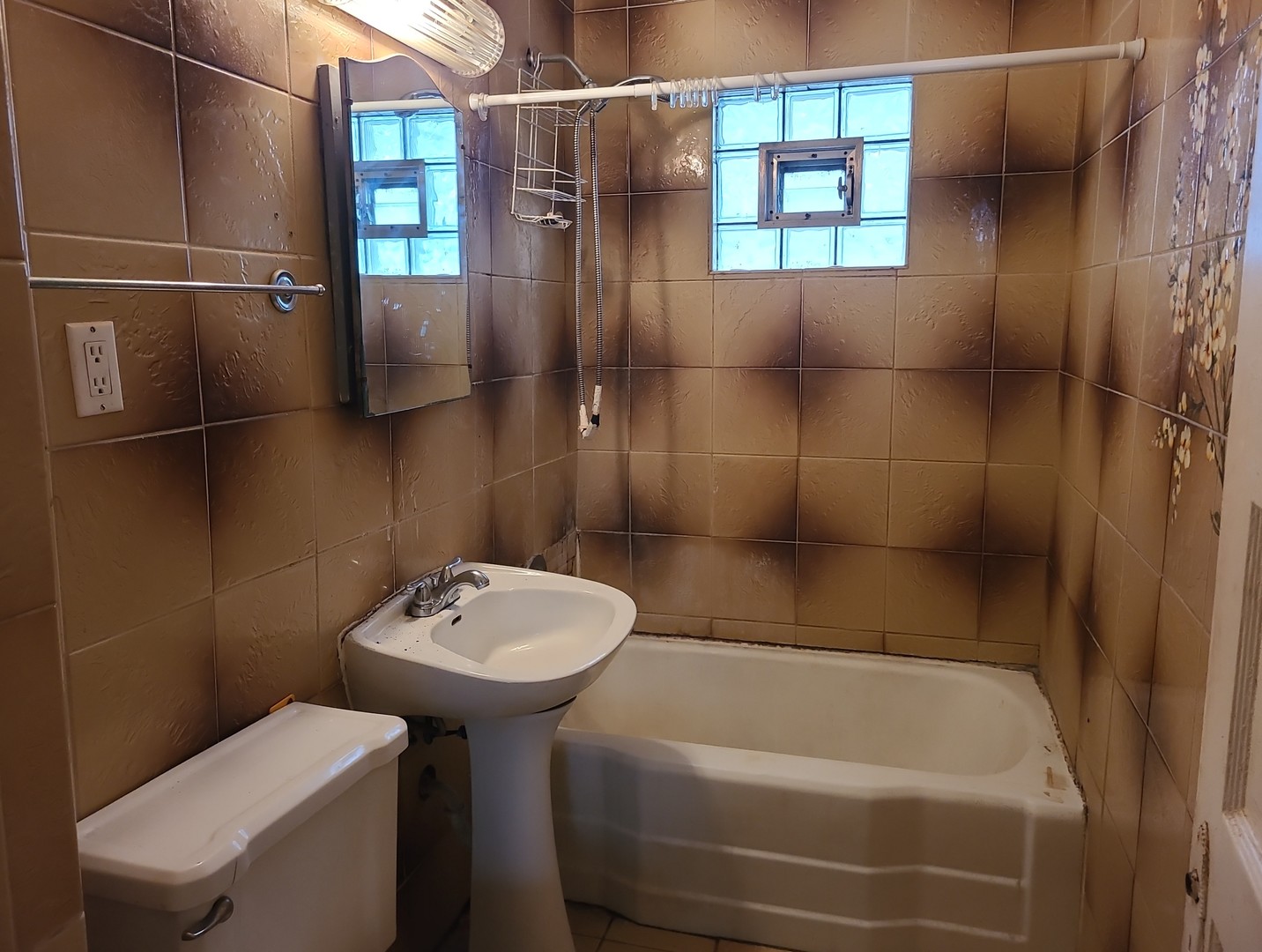 4135 N Bernard Street, Chicago, IL 60618