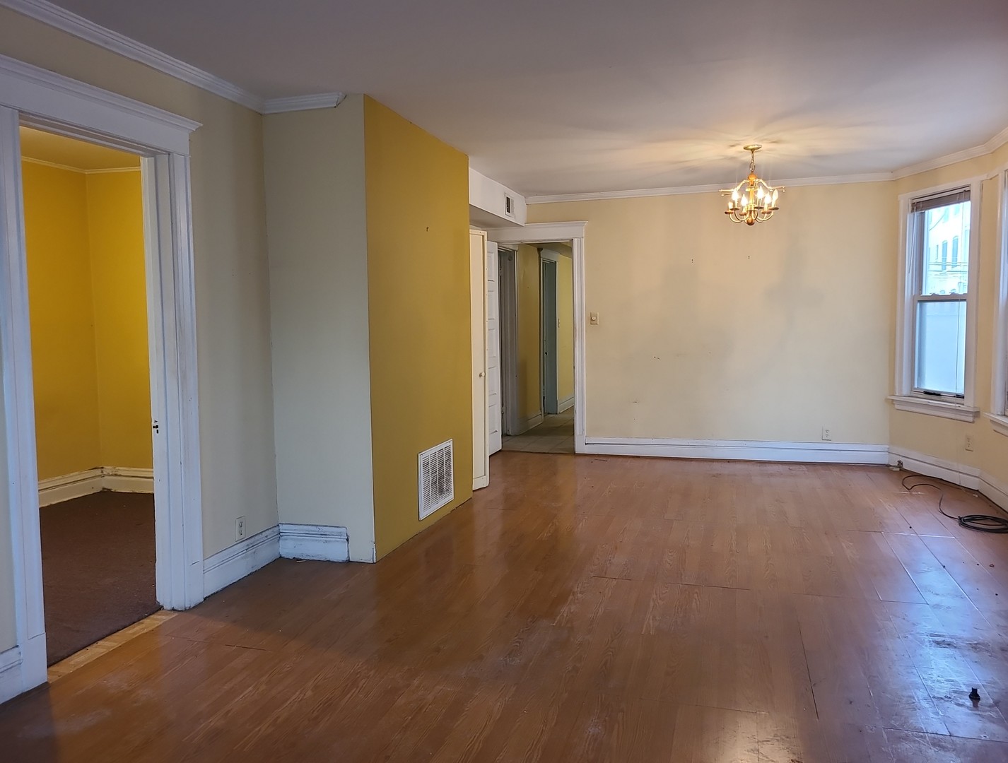 4135 N Bernard Street, Chicago, IL 60618