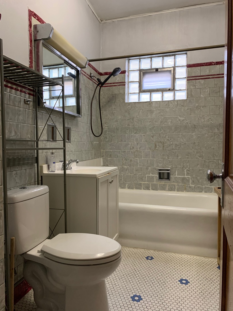 4552 S Christiana Avenue, Chicago, IL 60632