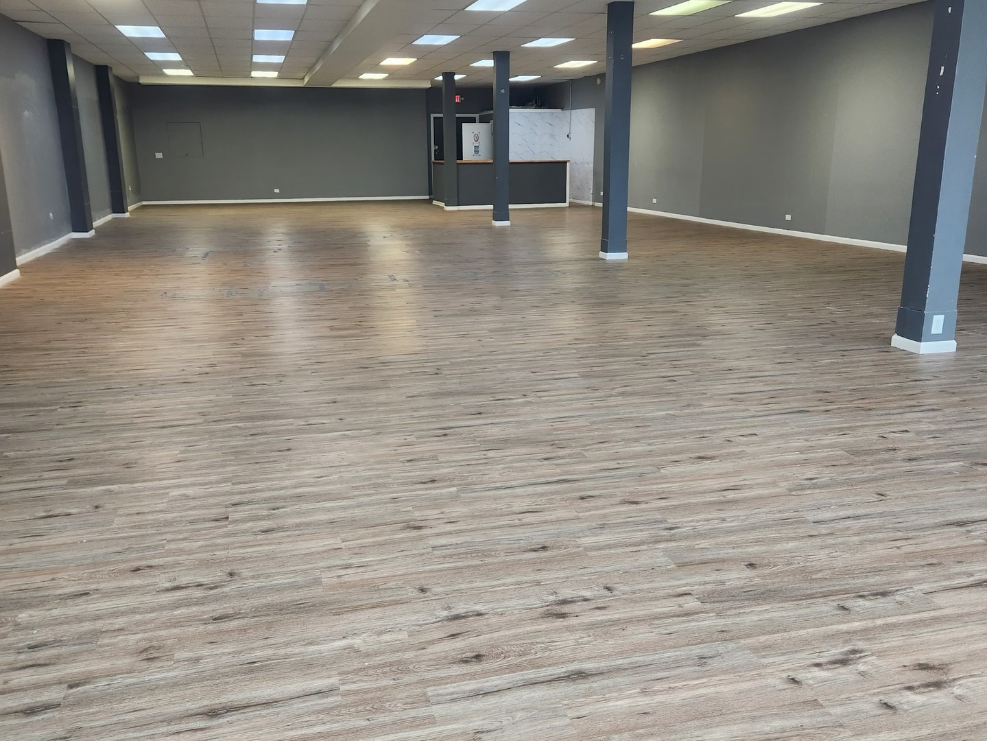 1924 Grand Avenue, Waukegan, IL 60085