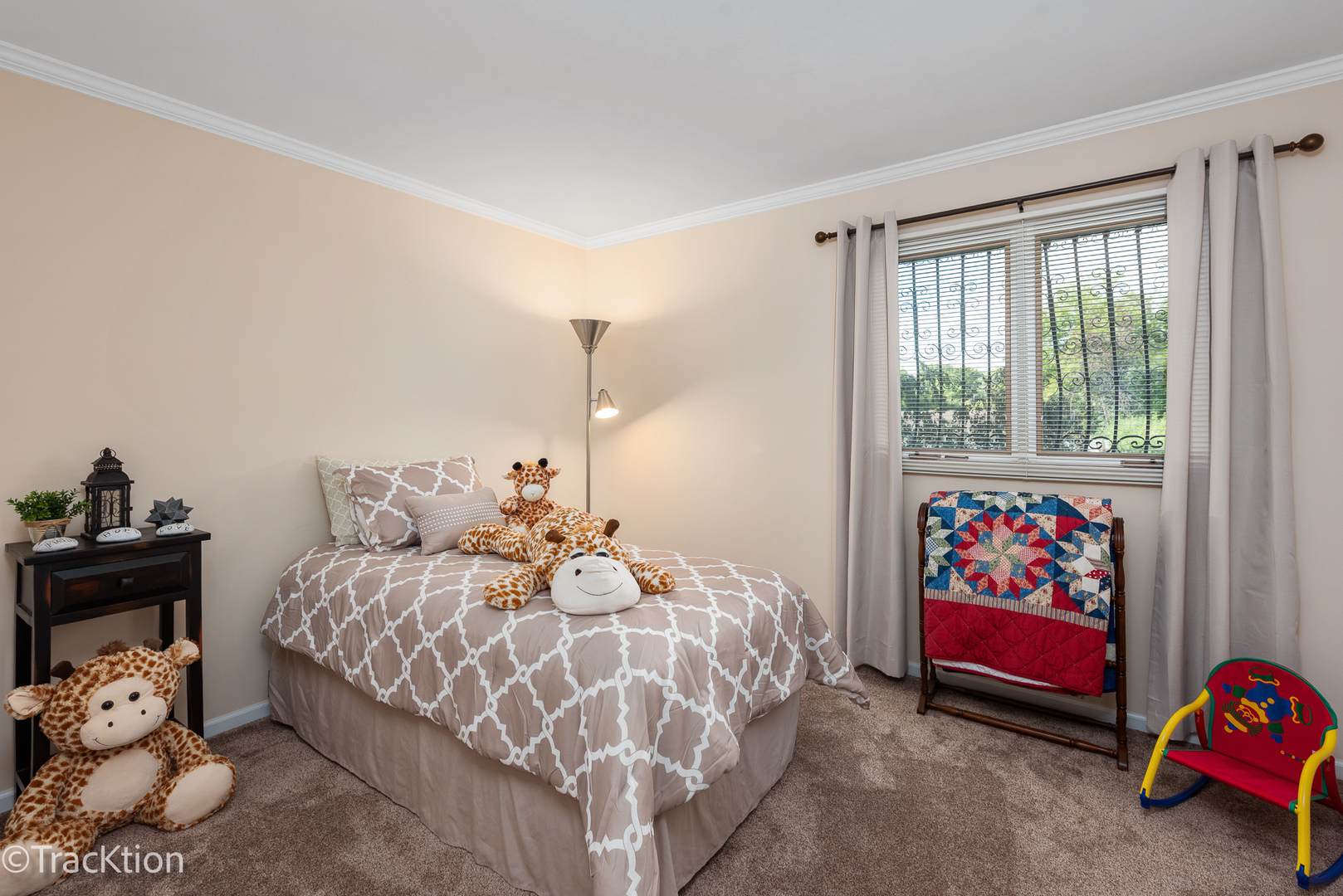 23061 N Apple Hill Lane, Lincolnshire, IL 60069