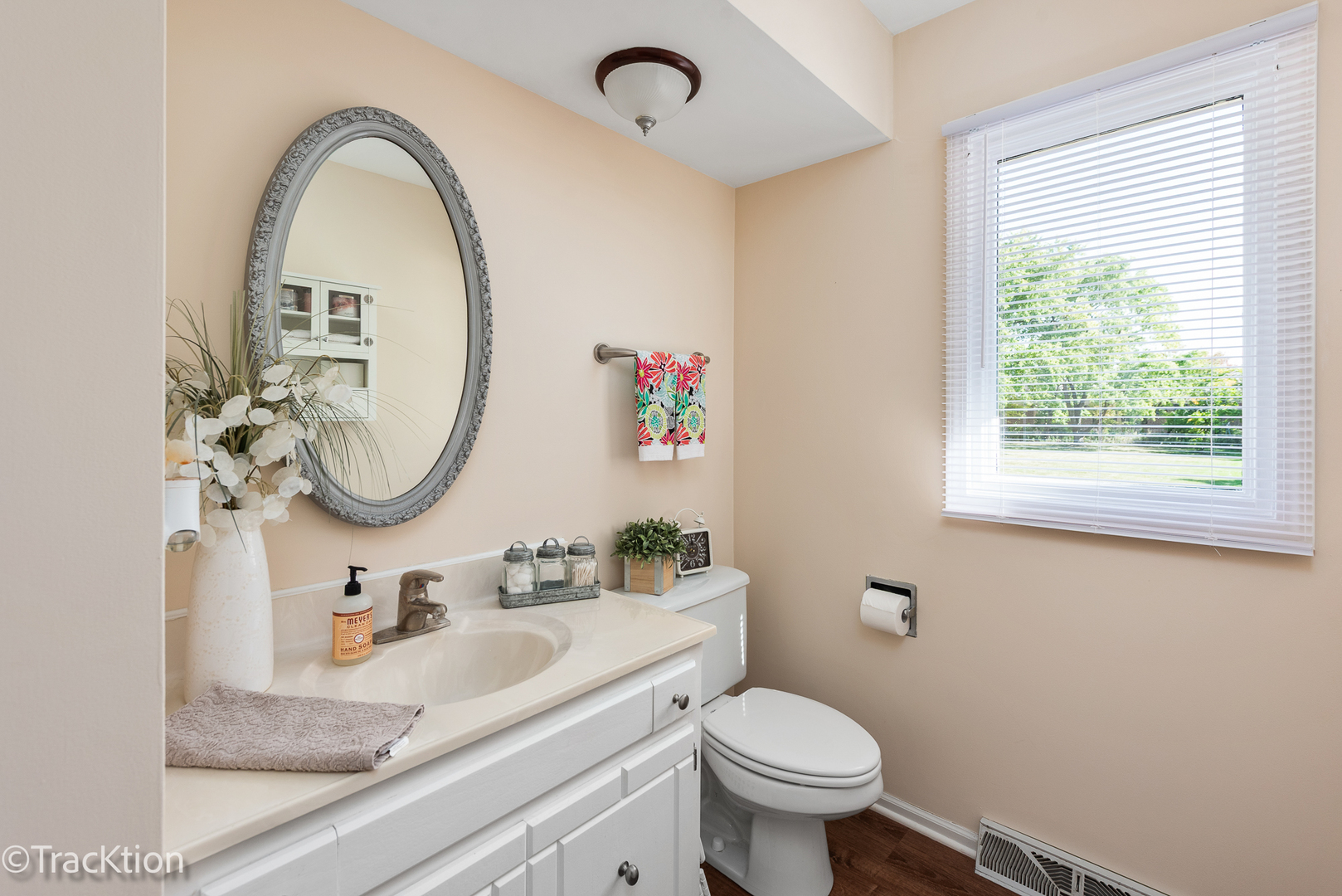 23061 N Apple Hill Lane, Lincolnshire, IL 60069