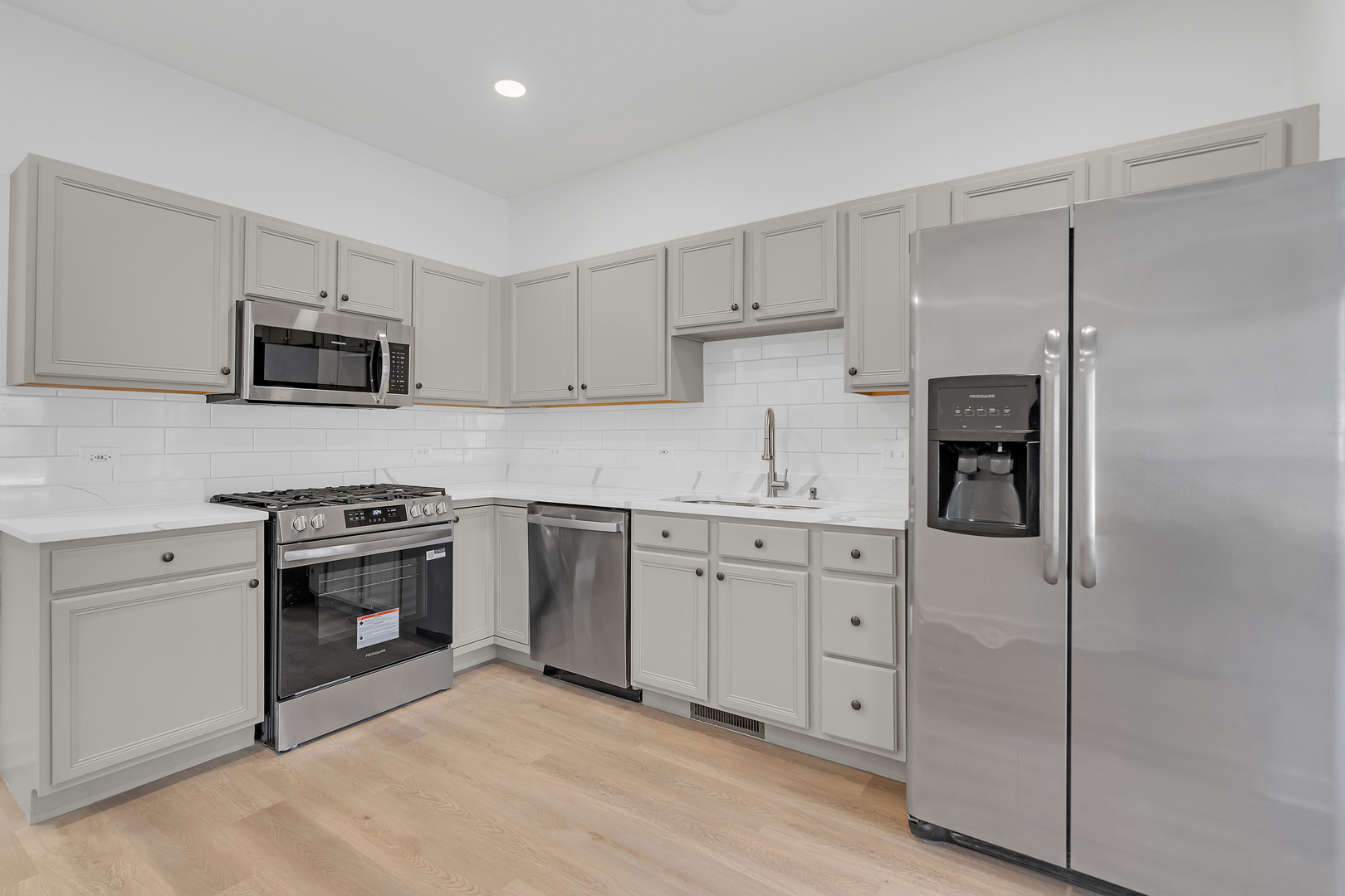 264 Blue Spruce Lane, Glendale Heights, IL 60139