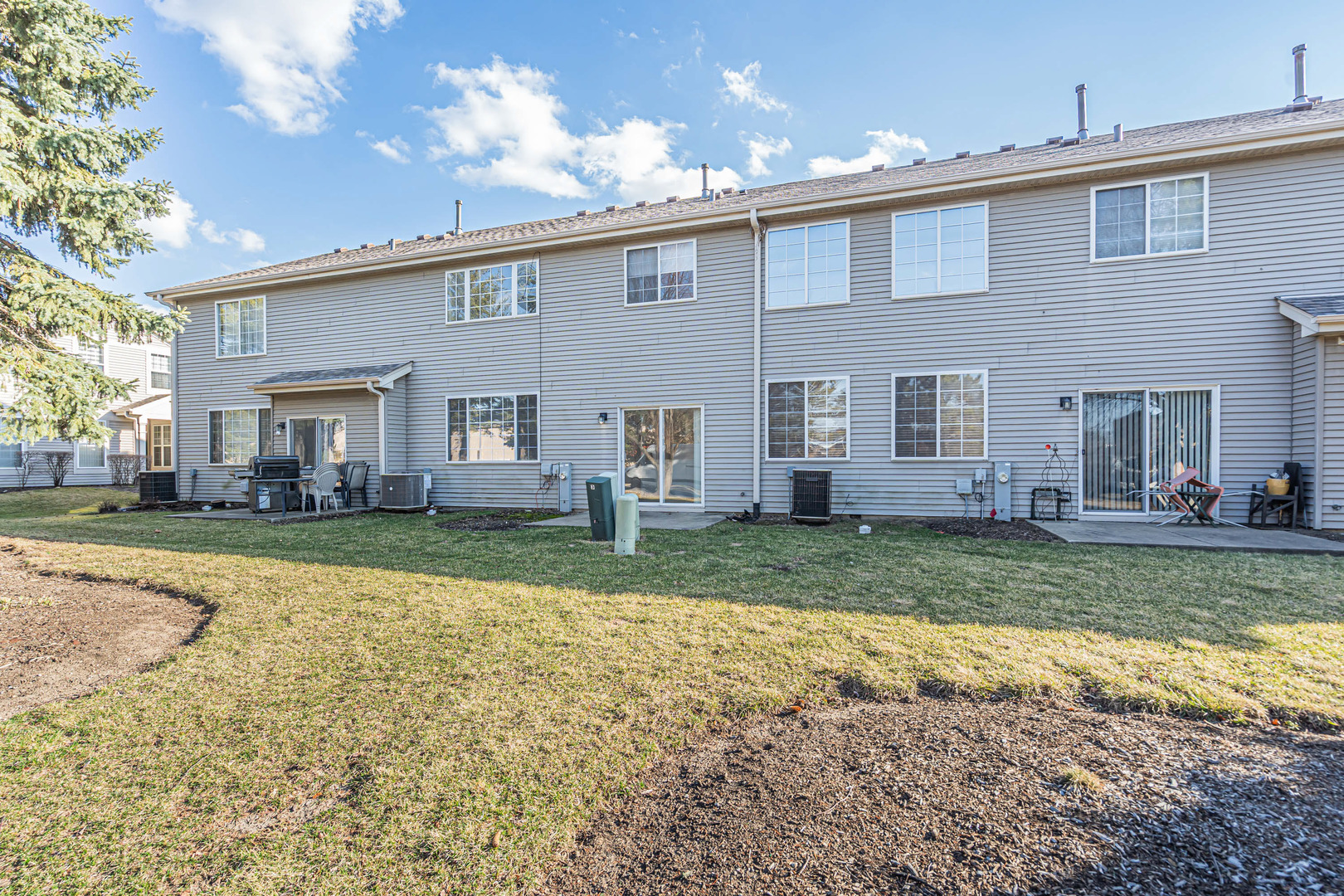 264 Blue Spruce Lane, Glendale Heights, IL 60139