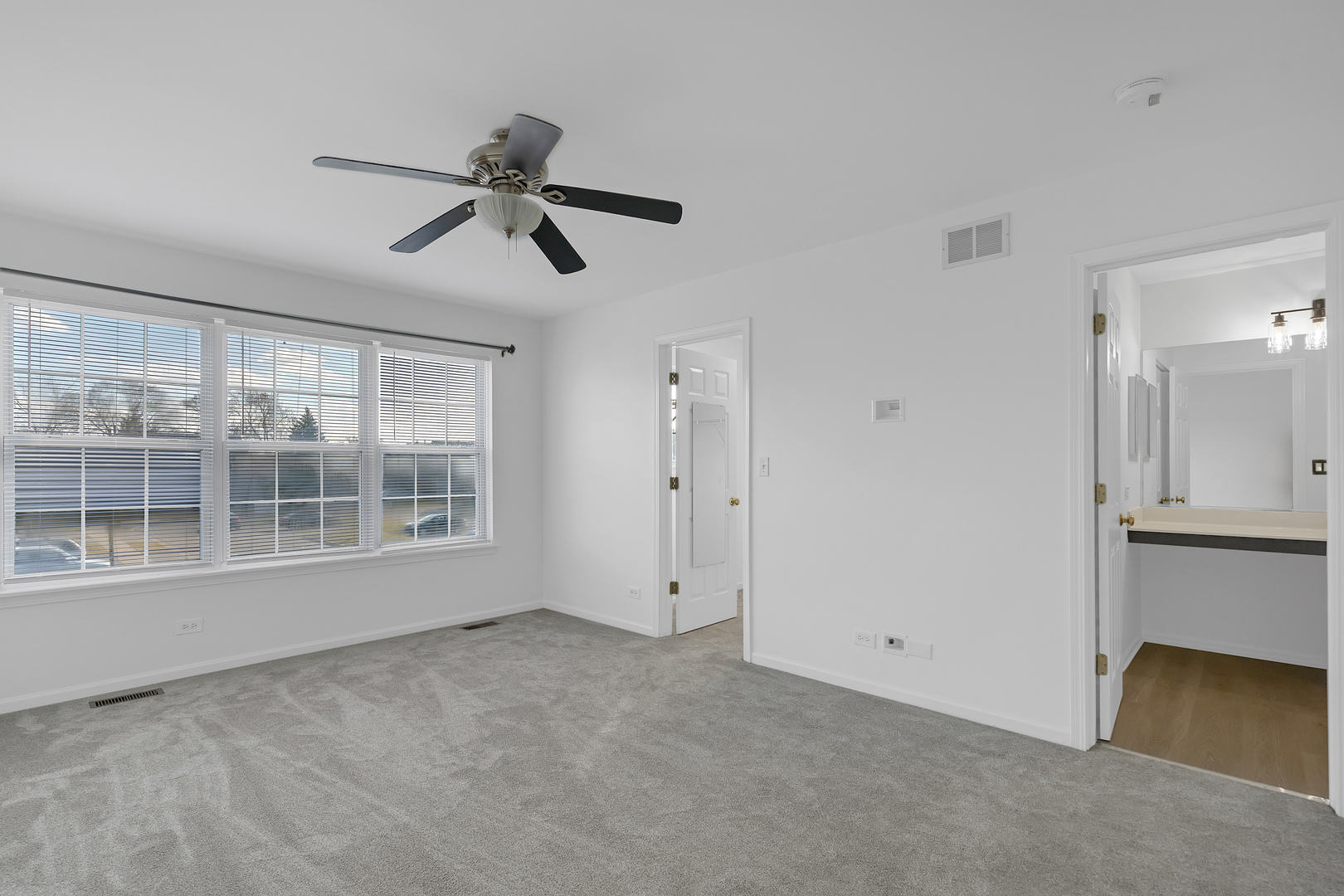 264 Blue Spruce Lane, Glendale Heights, IL 60139